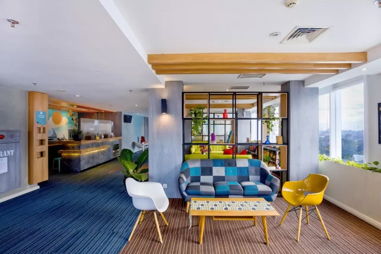 Lobby or reception in Deka Hotel Surabaya HR Muhammad Lobby or reception in Deka Hotel Surabaya HR Muhammad