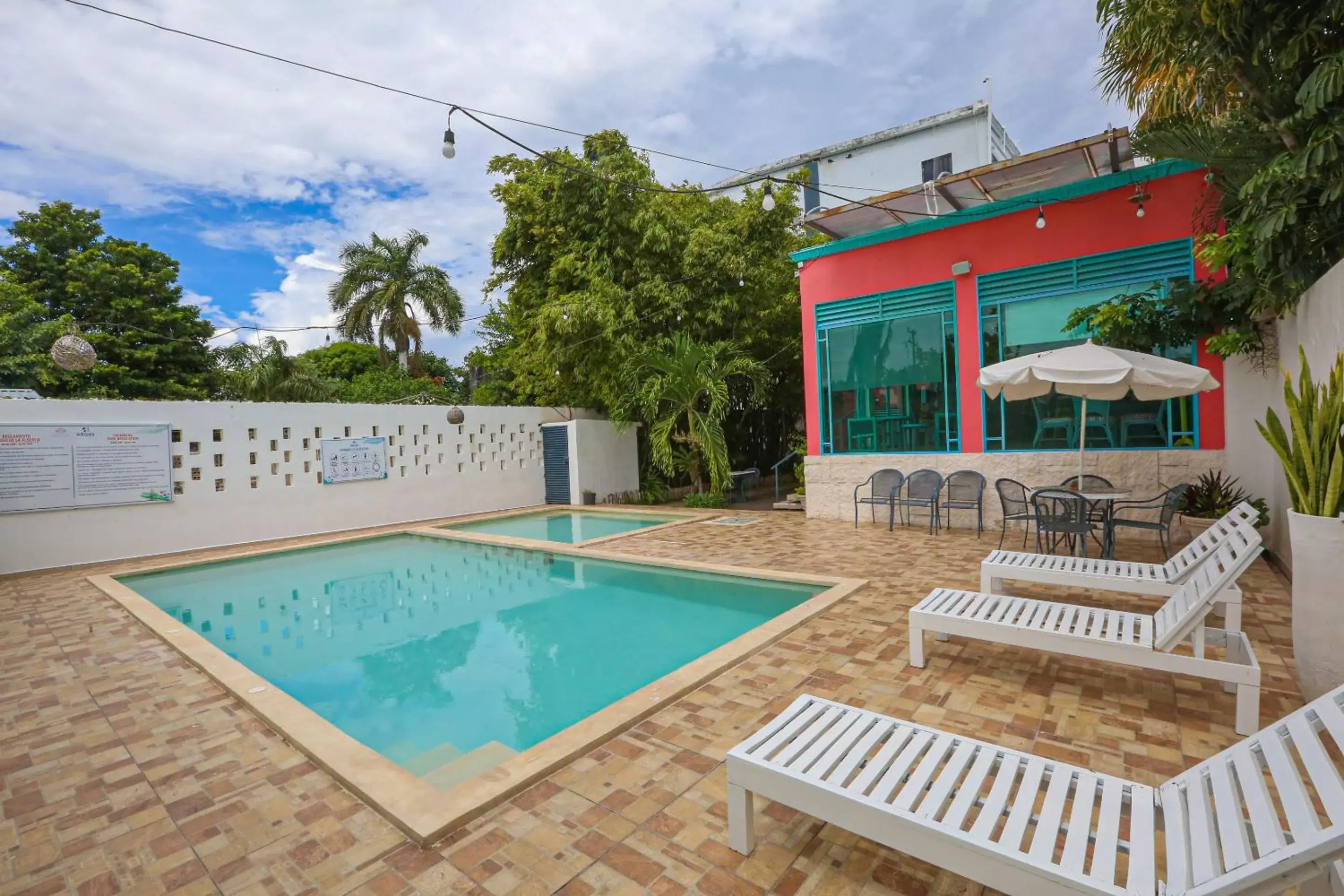 Swimming Pool in Hotel & Suites Arges - Centro Chetumal