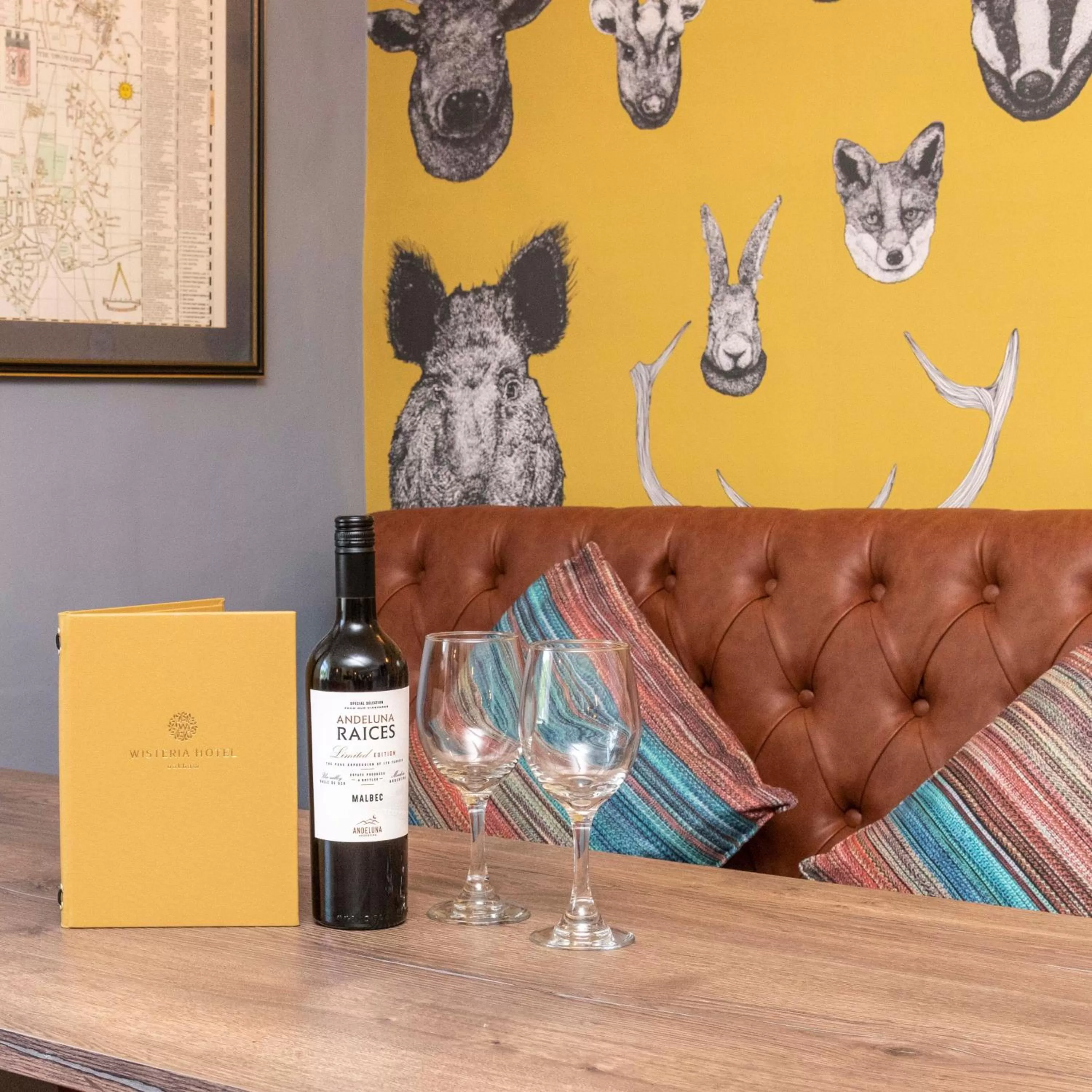 Restaurant/places to eat in Wisteria Hotel