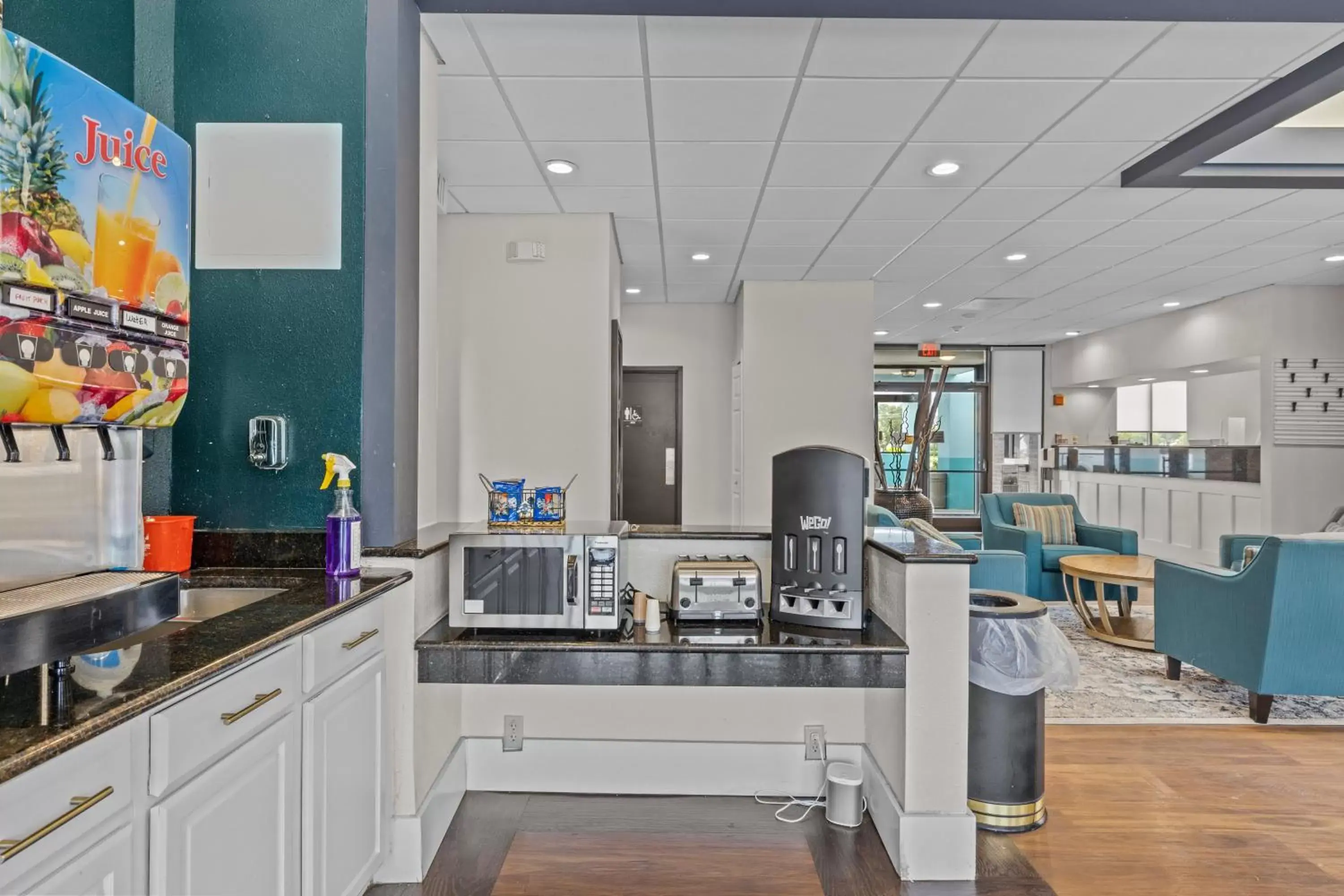 Breakfast in Garnet Inn & Suites, Morehead City near Atlantic Beach Breakfast in Garnet Inn & Suites, Morehead City near Atlantic Beach