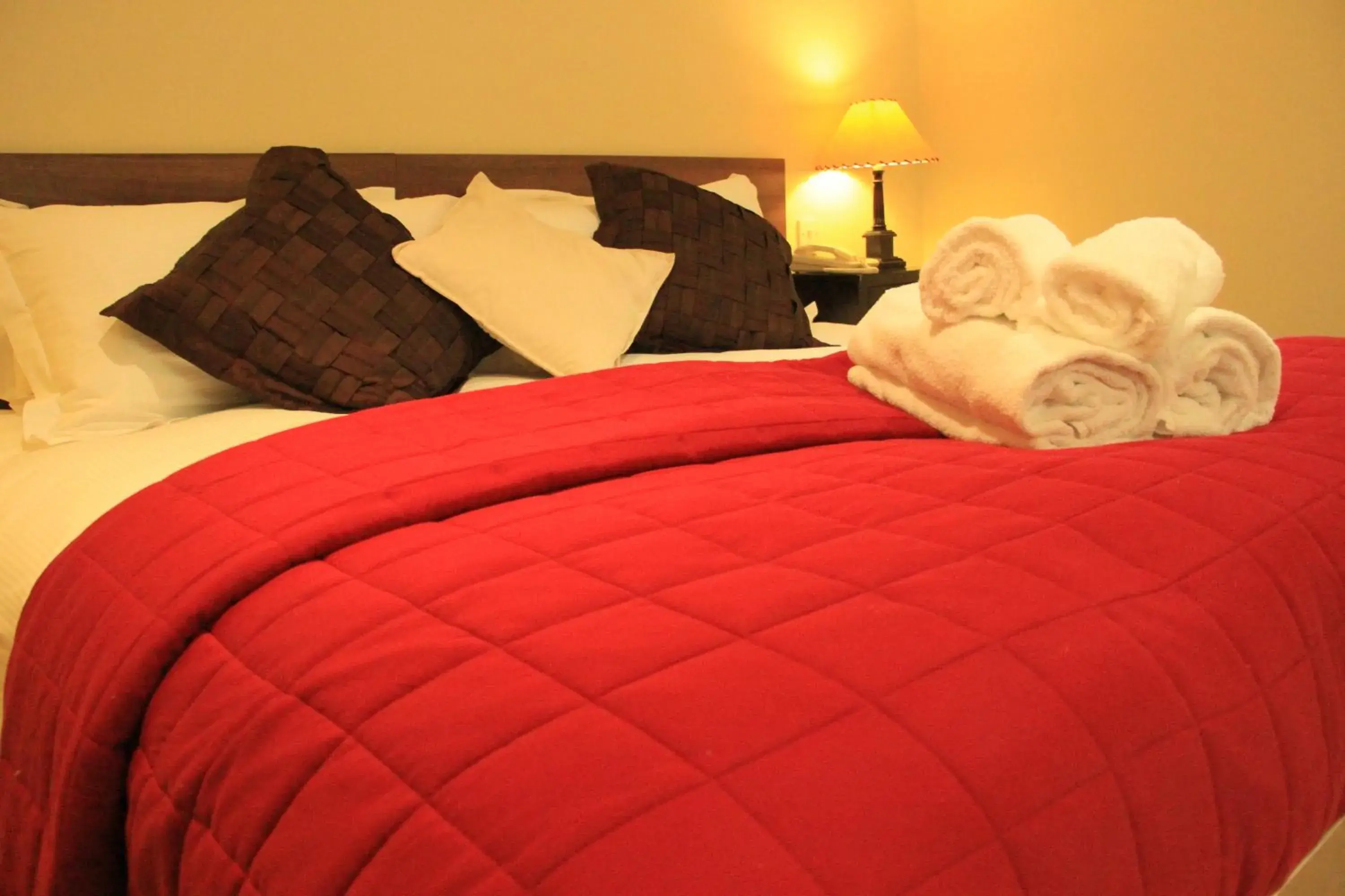 Bed in Annandale Arms Hotel