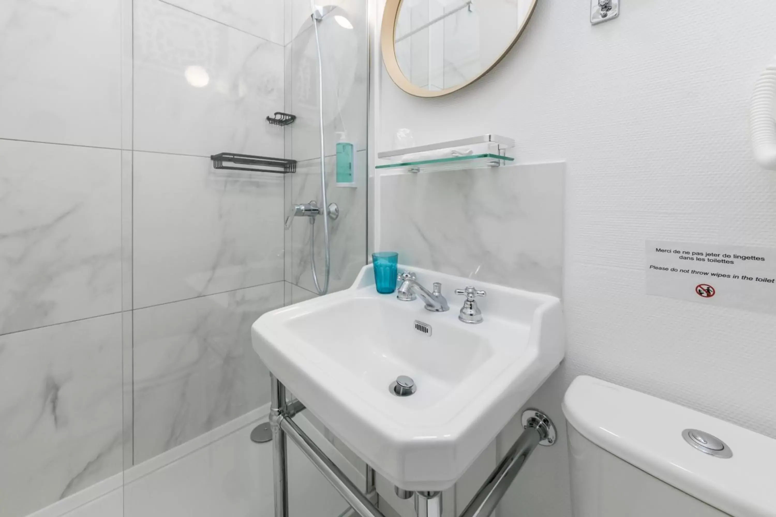 Bathroom in Apartments WS Haussmann - La Fayette