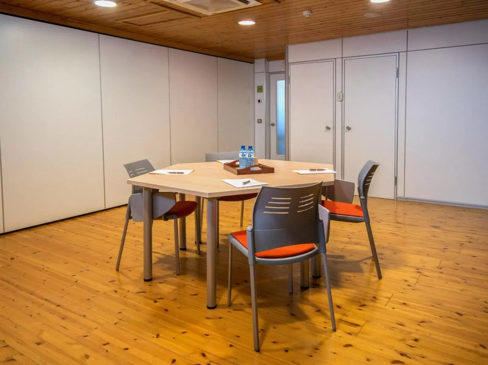 Business facilities in Hotel Somlom - ECO Friendly Montseny