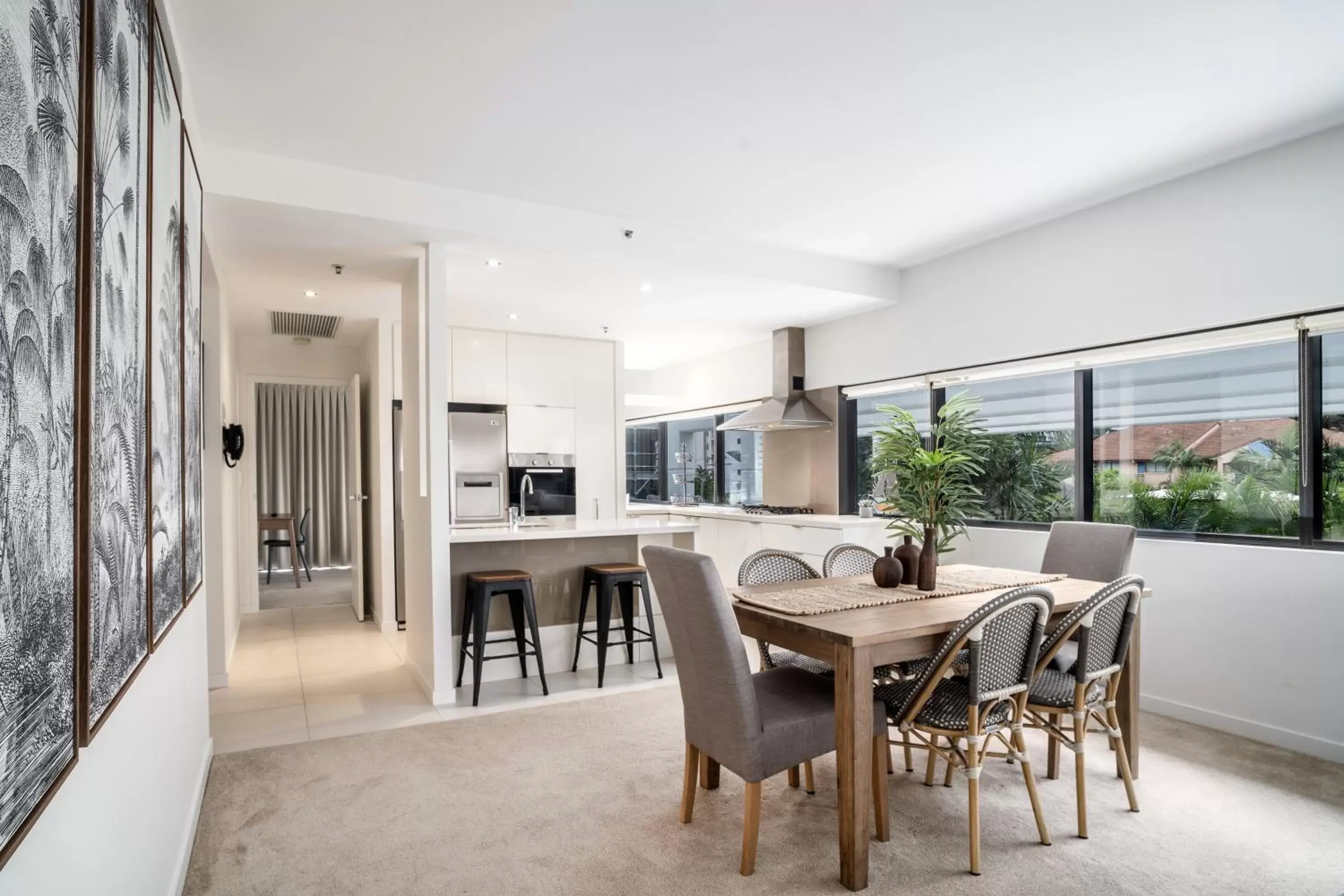 Dining Area in Ultra Broadbeach