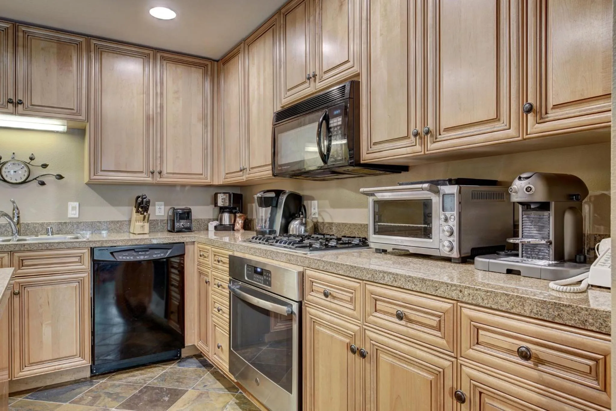 Kitchen or kitchenette in Timbers & Lone Eagle by Keystone Resort