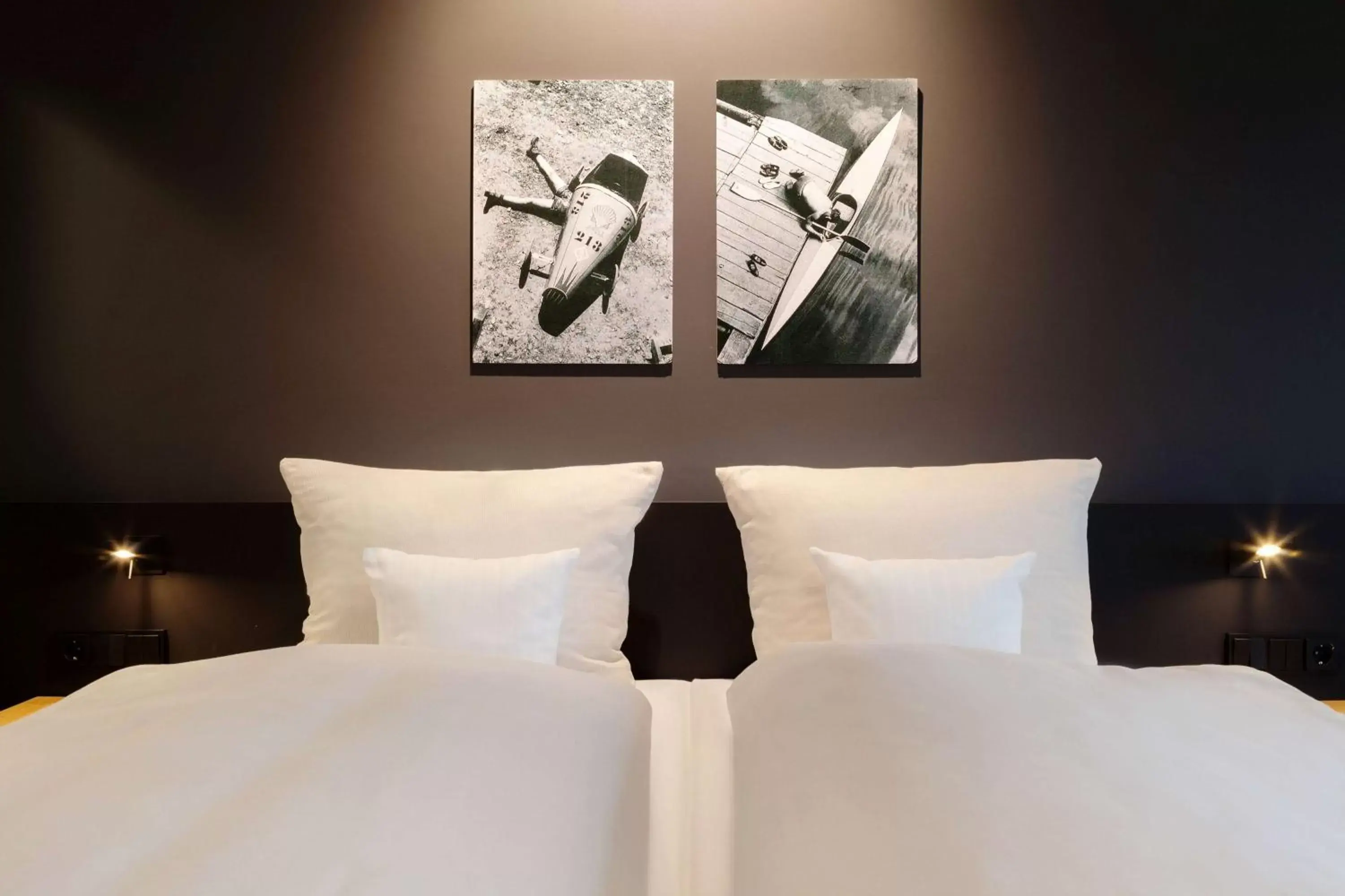 Photo of the whole room, Bed in Vienna House by Wyndham Ernst Leitz Wetzlar