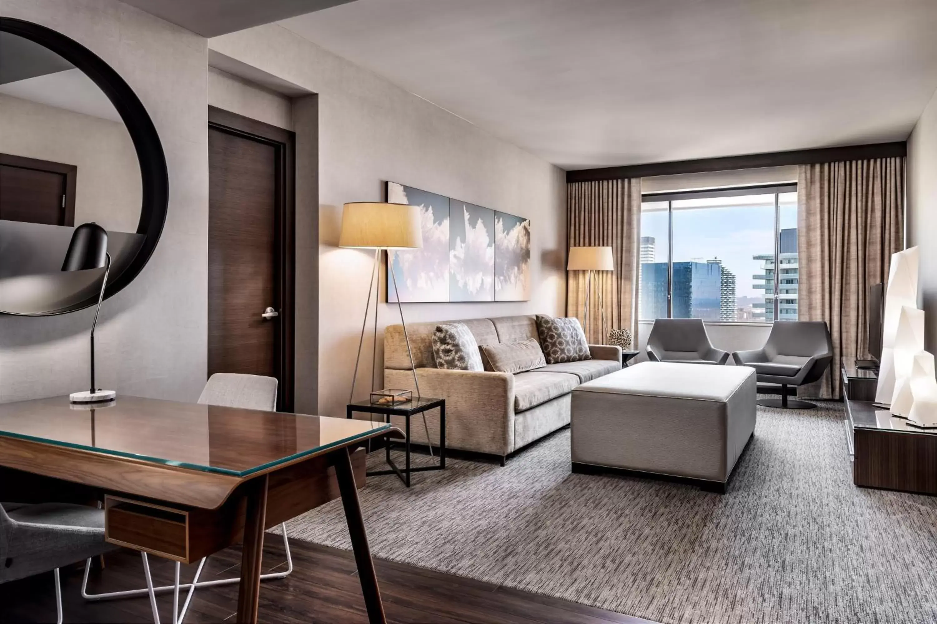 Photo of the whole room, Seating Area in The Westin Harbour Castle, Toronto