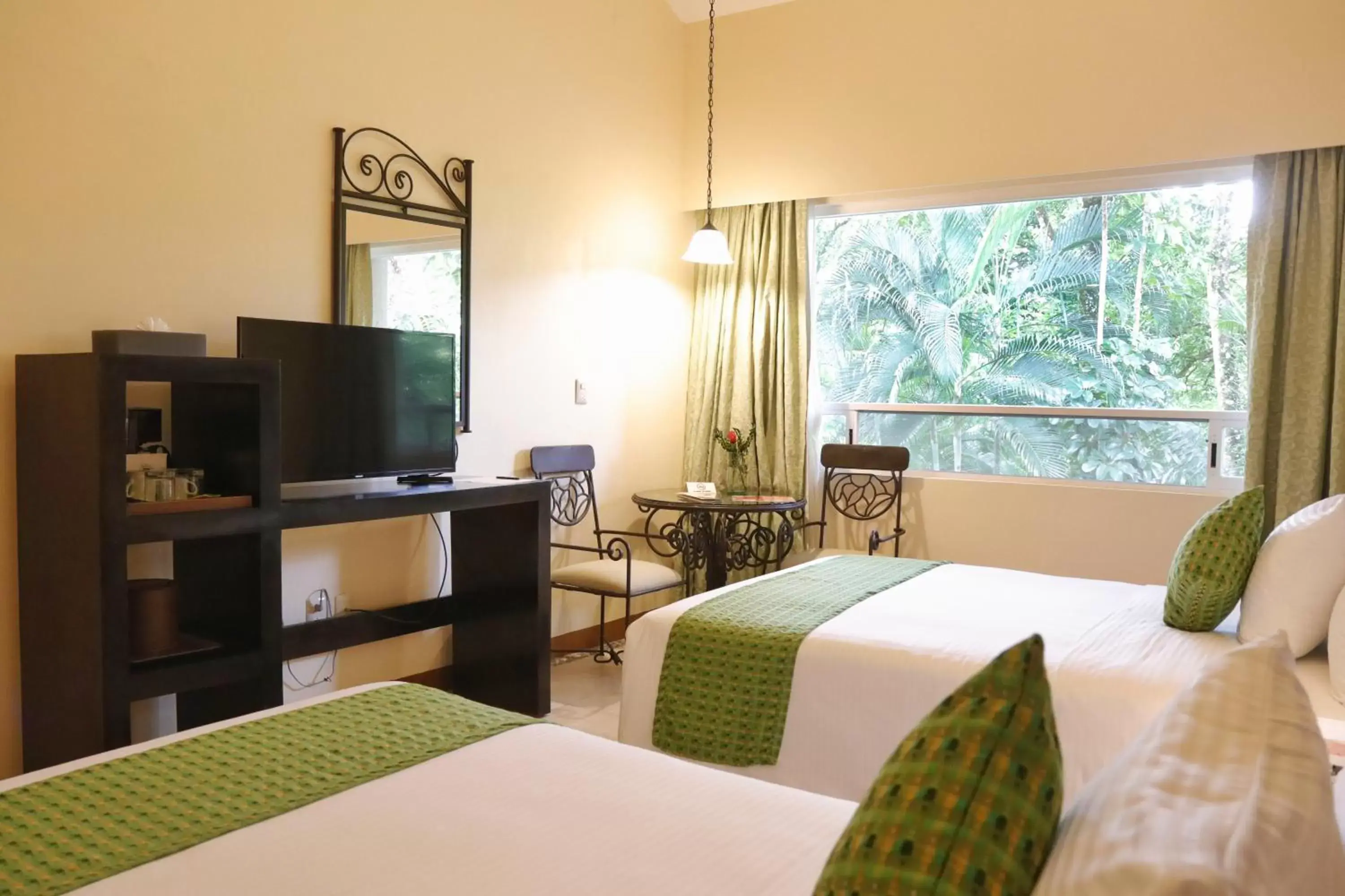 Bedroom, Bed in Hotel Villa Mercedes Palenque