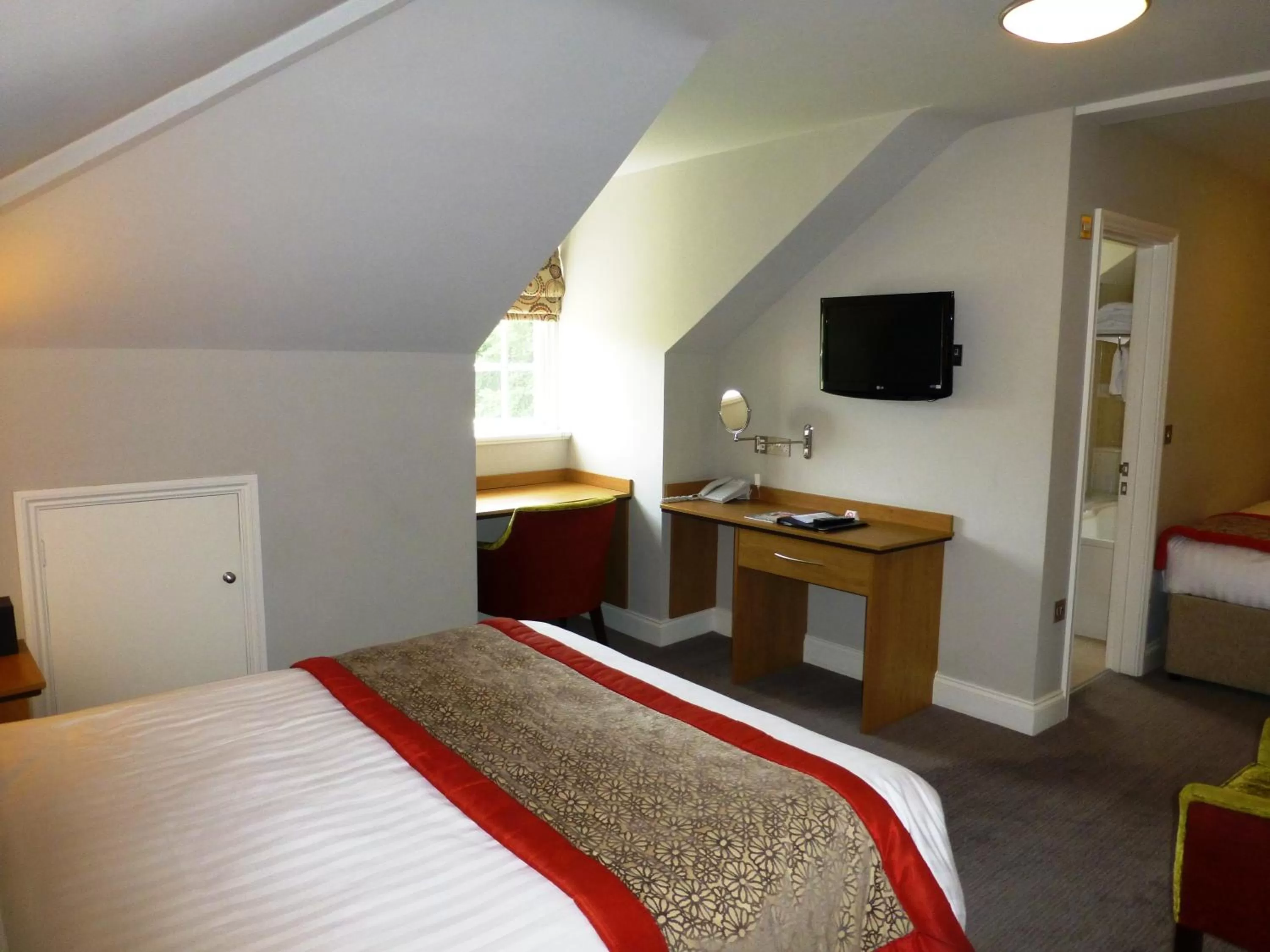 Bedroom, Bed in The Riverside House Hotel