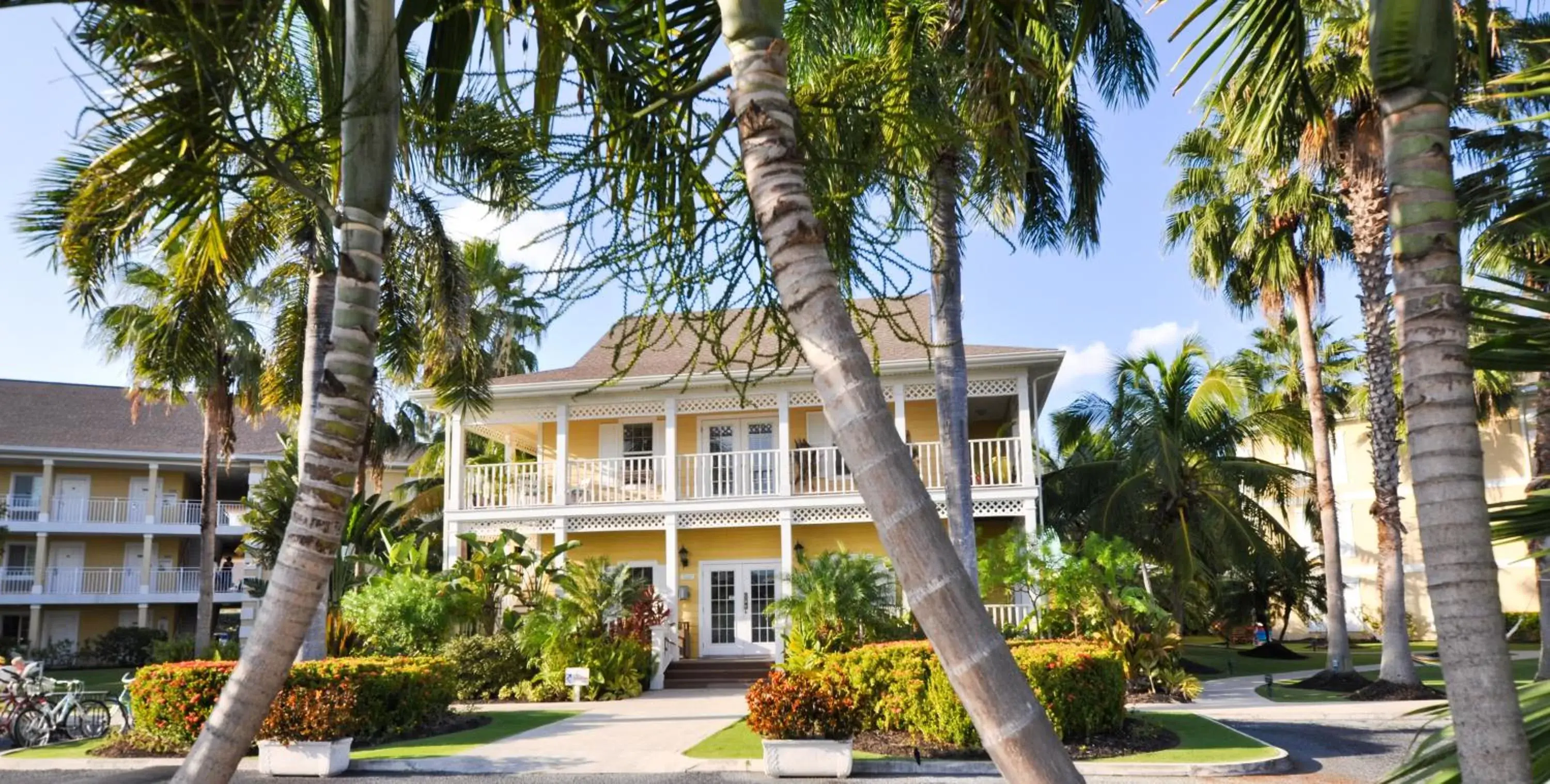 Property Building in Sunshine Suites Resort