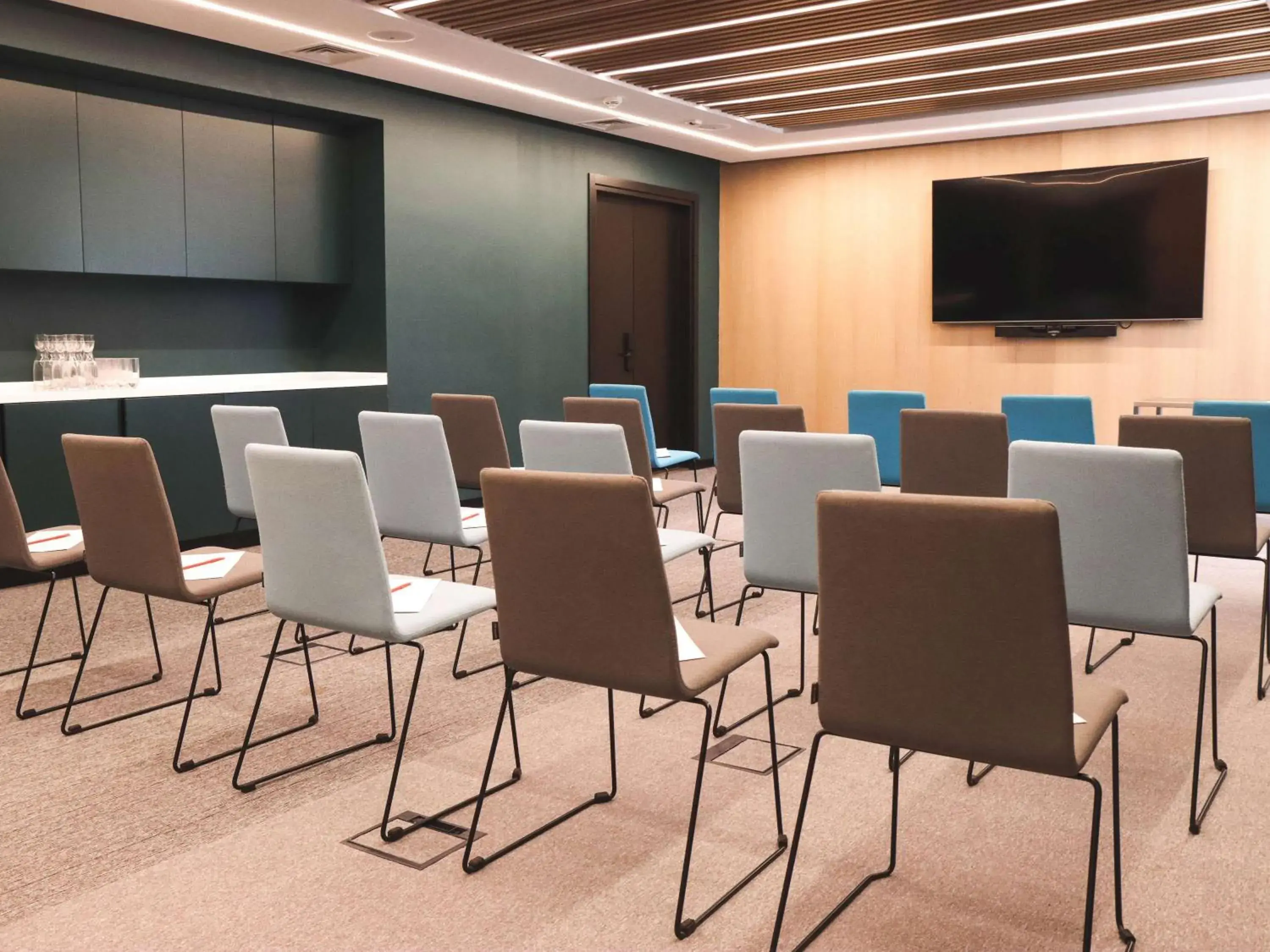 Meeting/conference room in ibis Almaty Jetisu