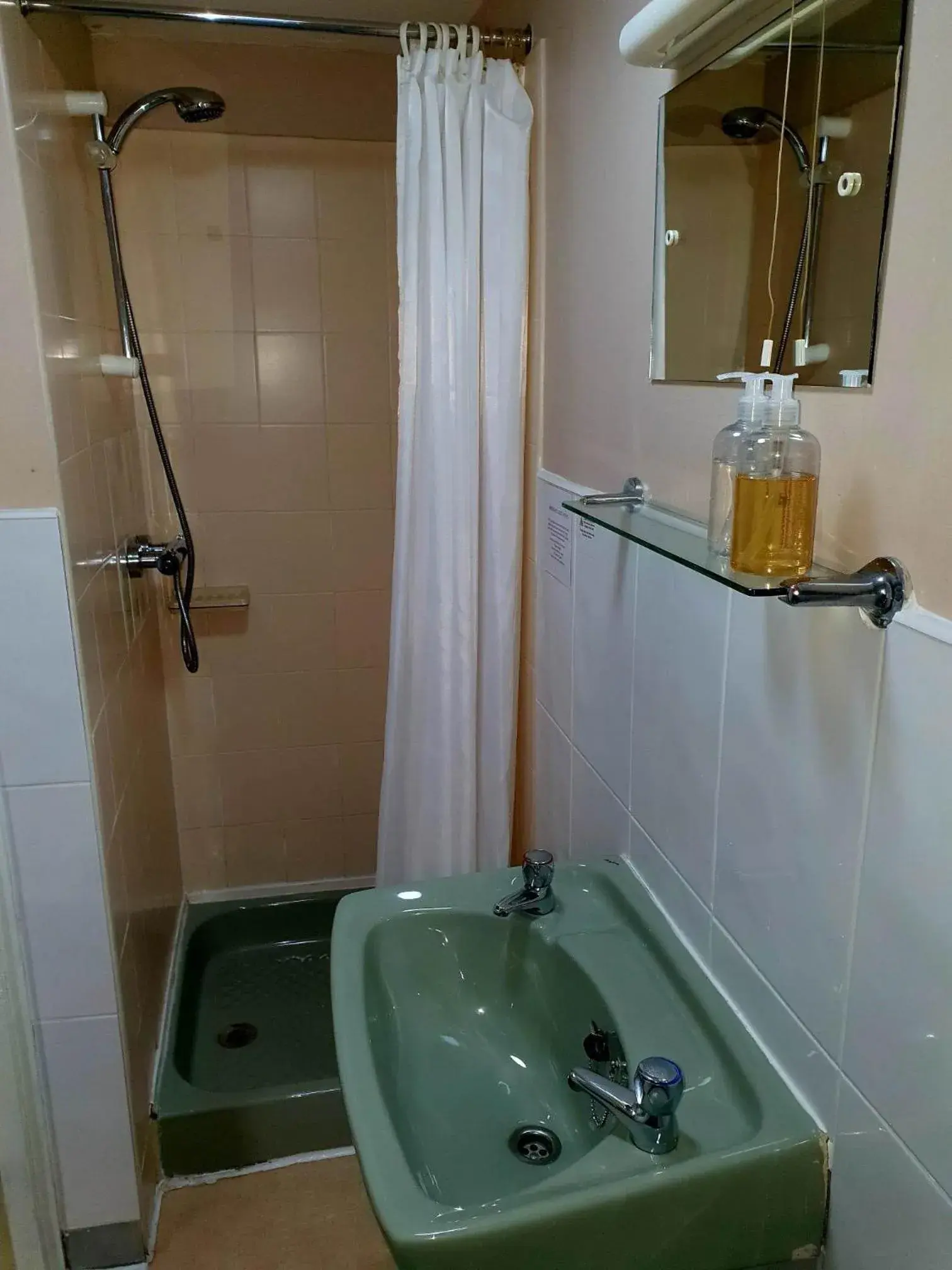 Bathroom in Rose Tor Hotel