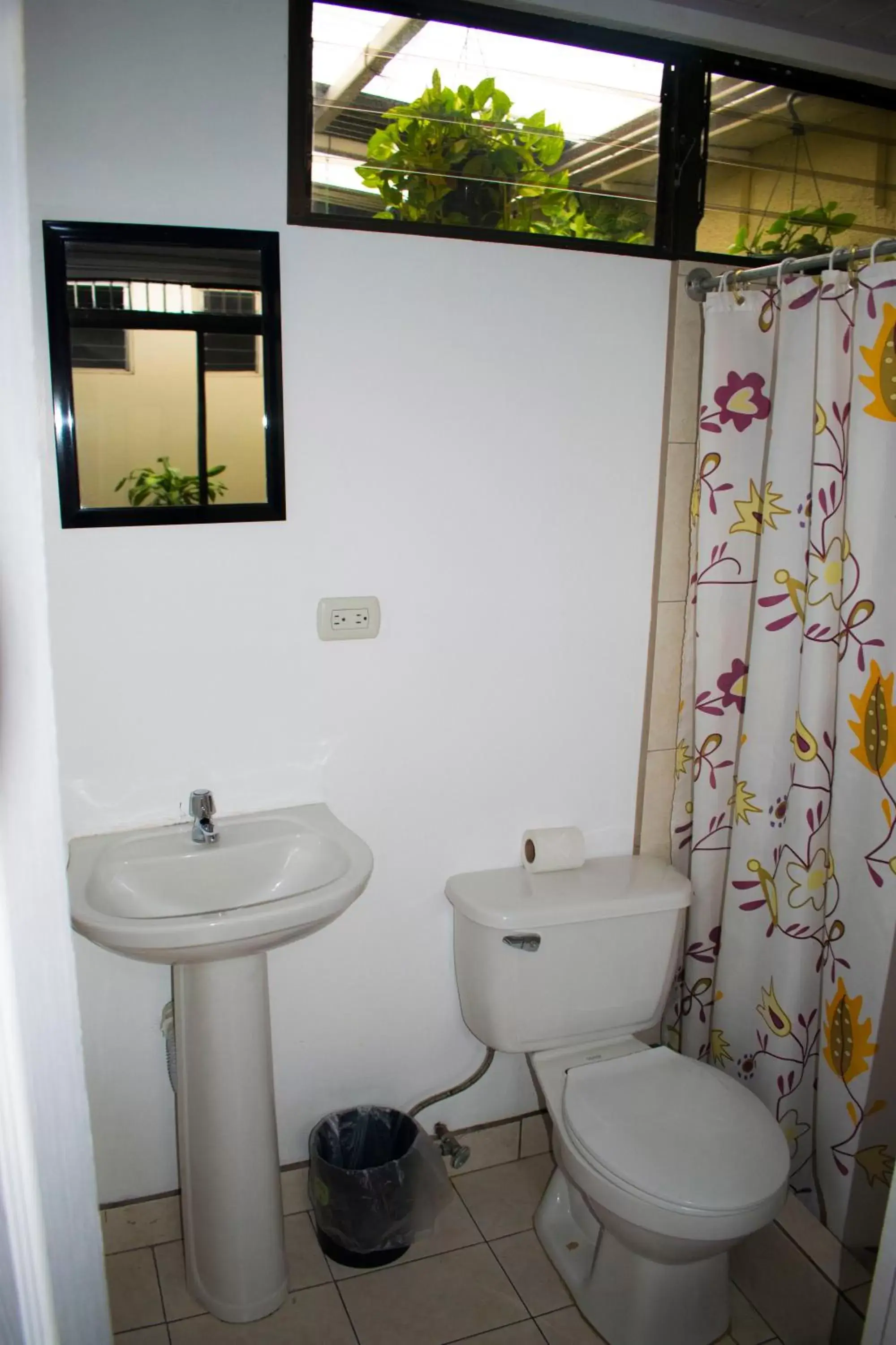 Toilet, Bathroom in Costa Rica Guesthouse