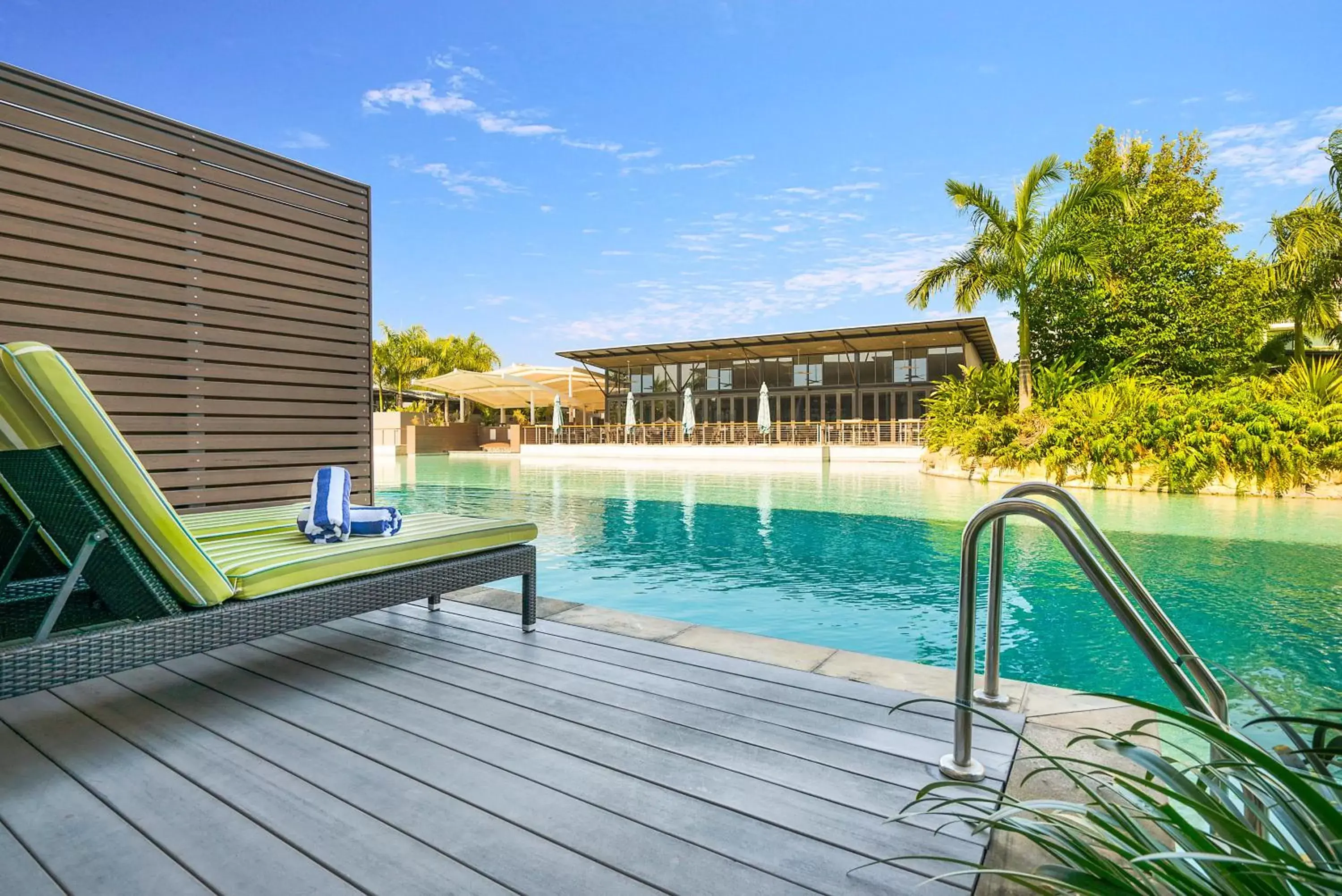 Balcony/Terrace, Swimming Pool in Mindil Beach Casino Resort