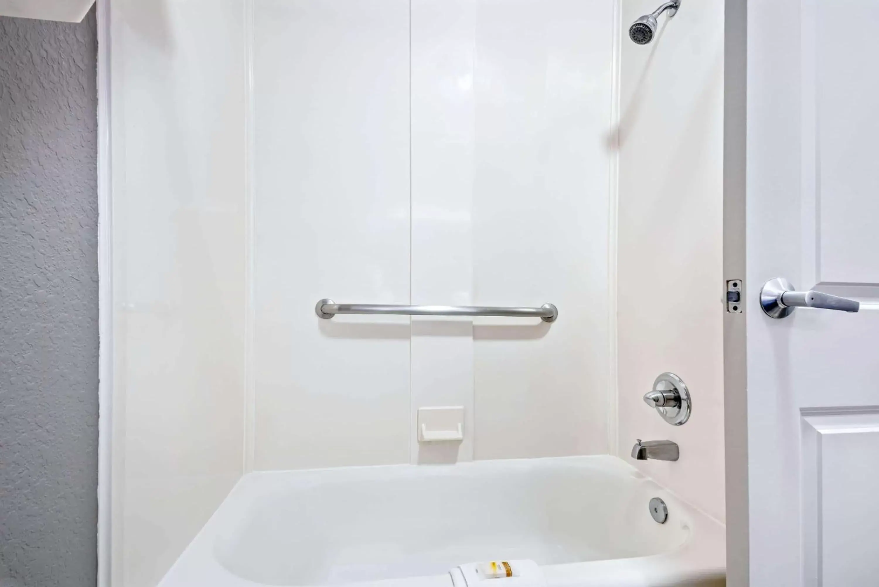 Bathroom in La Quinta by Wyndham Conroe