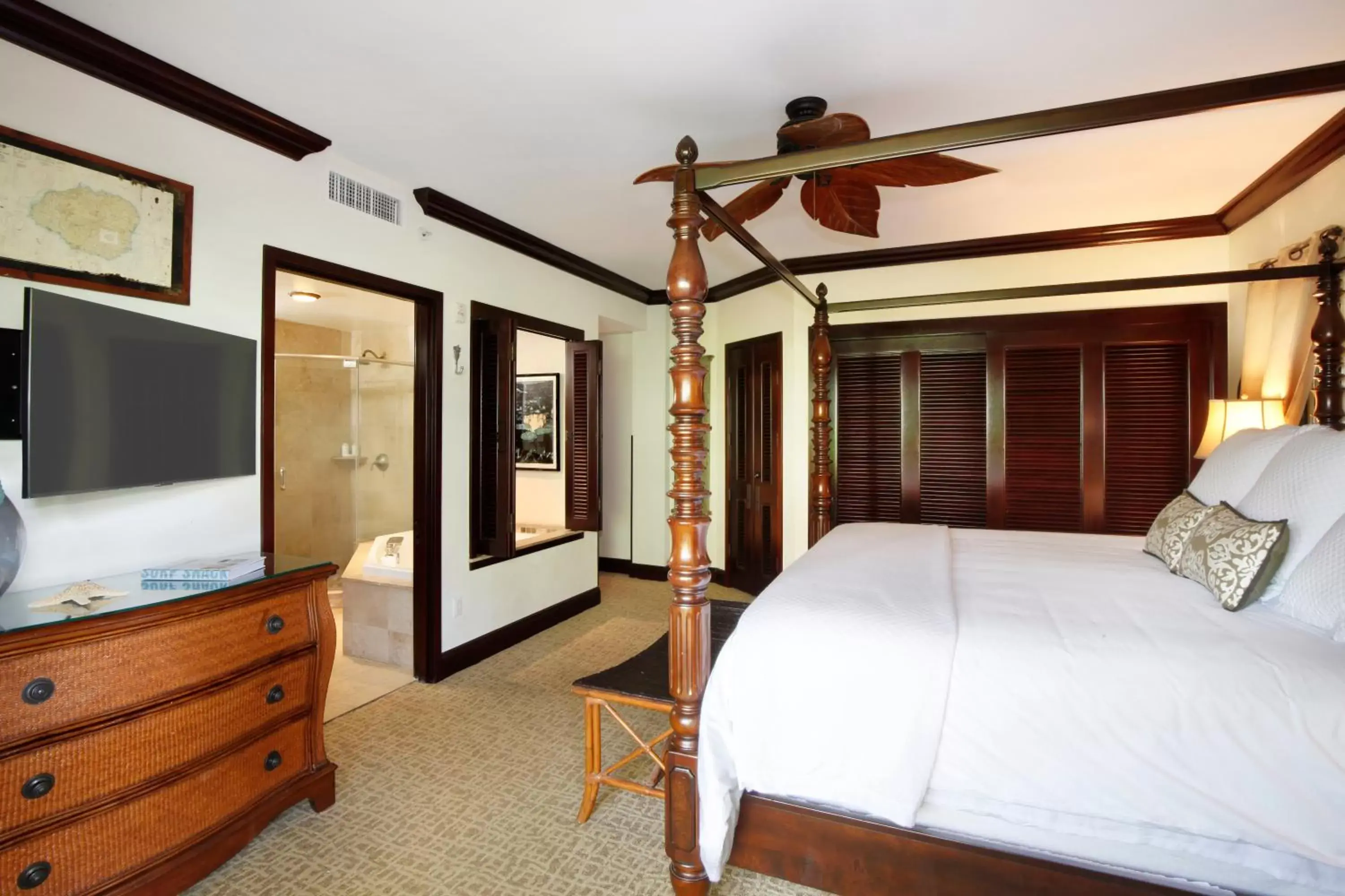 TV and multimedia, Bed in Waipouli Beach Resort & Spa Kauai By Outrigger