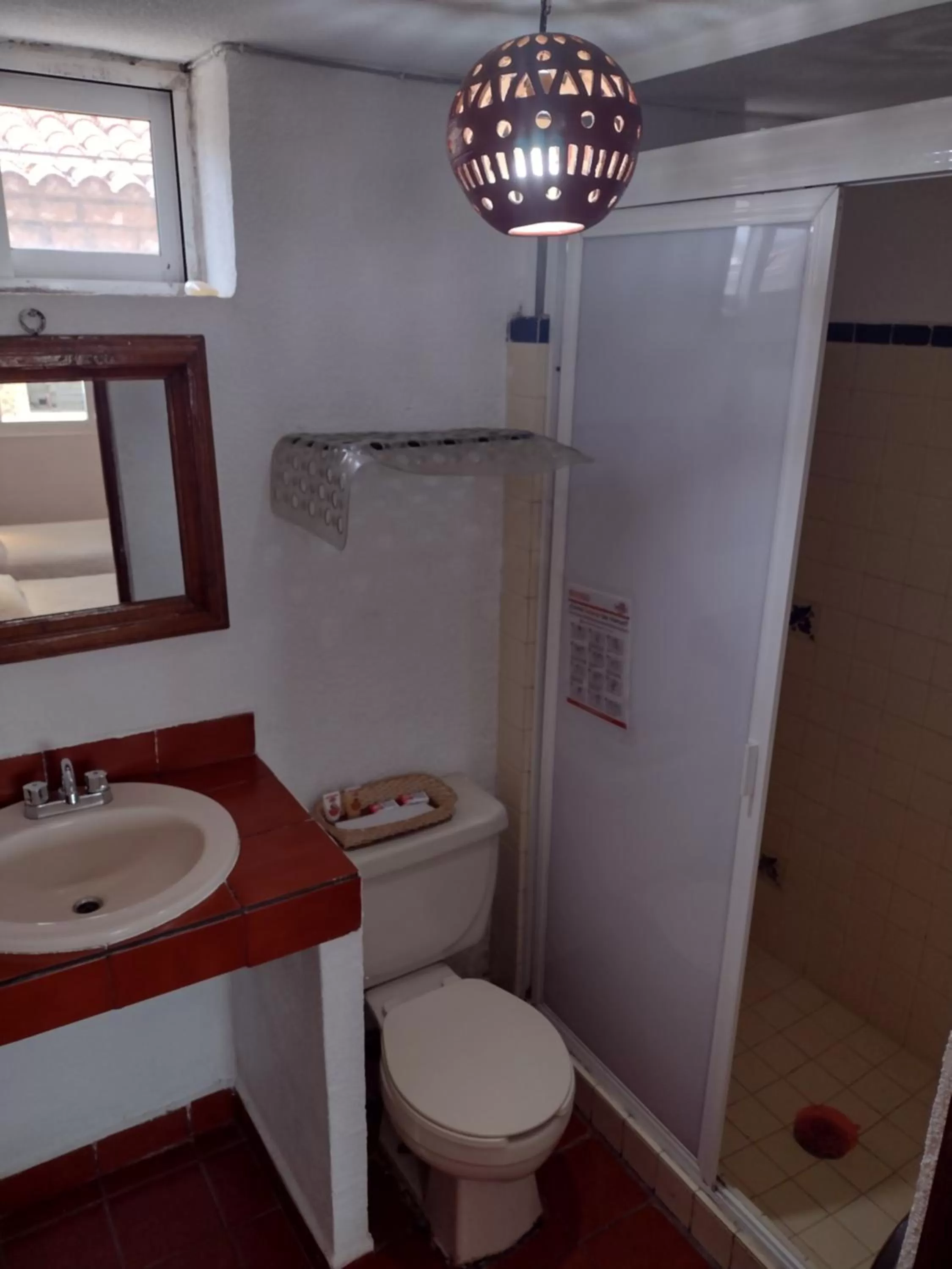 Shower in Hotel Leyenda del Tepozteco