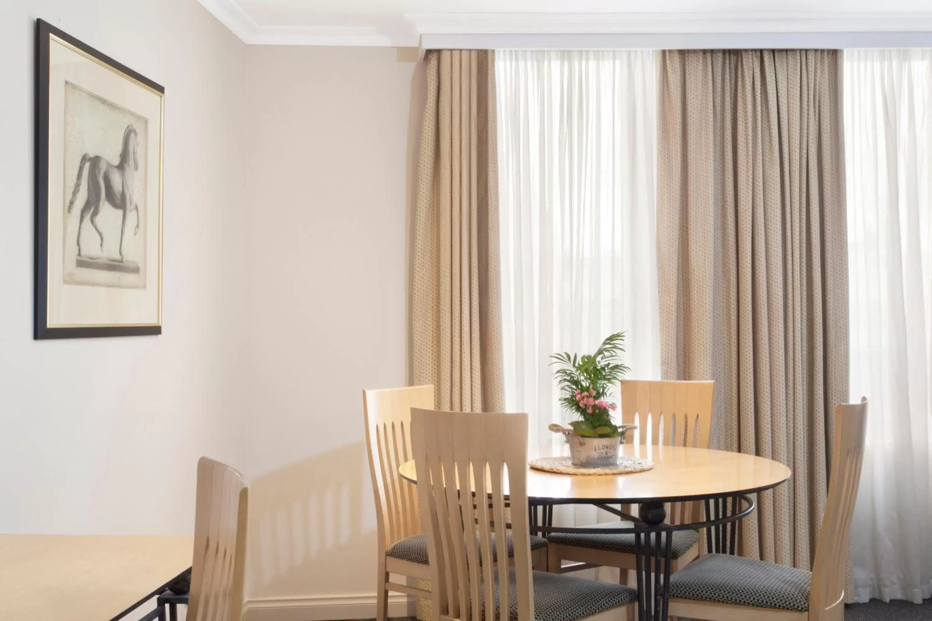 Living room, Dining Area in Melbourne Metropole Central