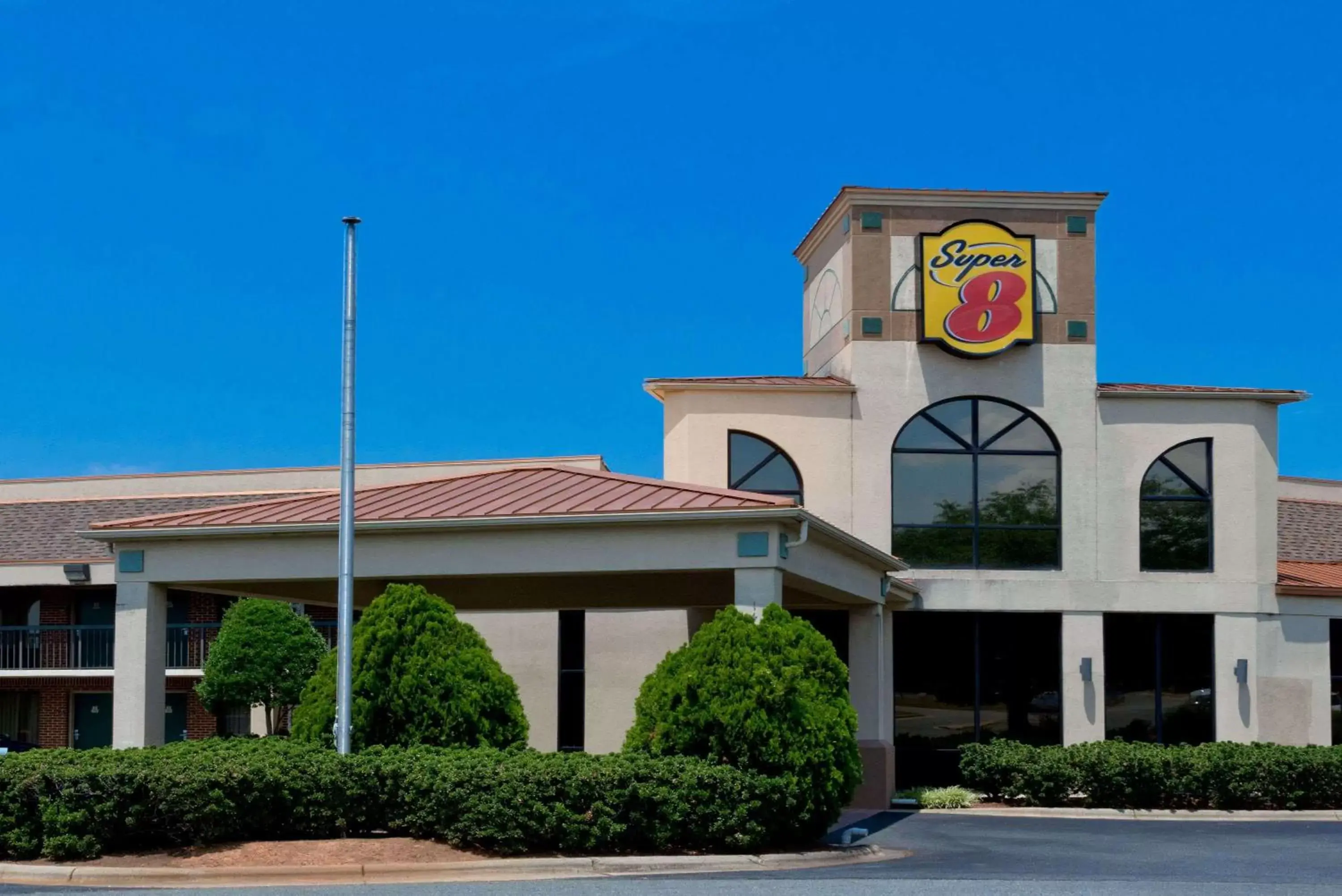 Property Building in Super 8 by Wyndham Huntersville/Charlotte Area