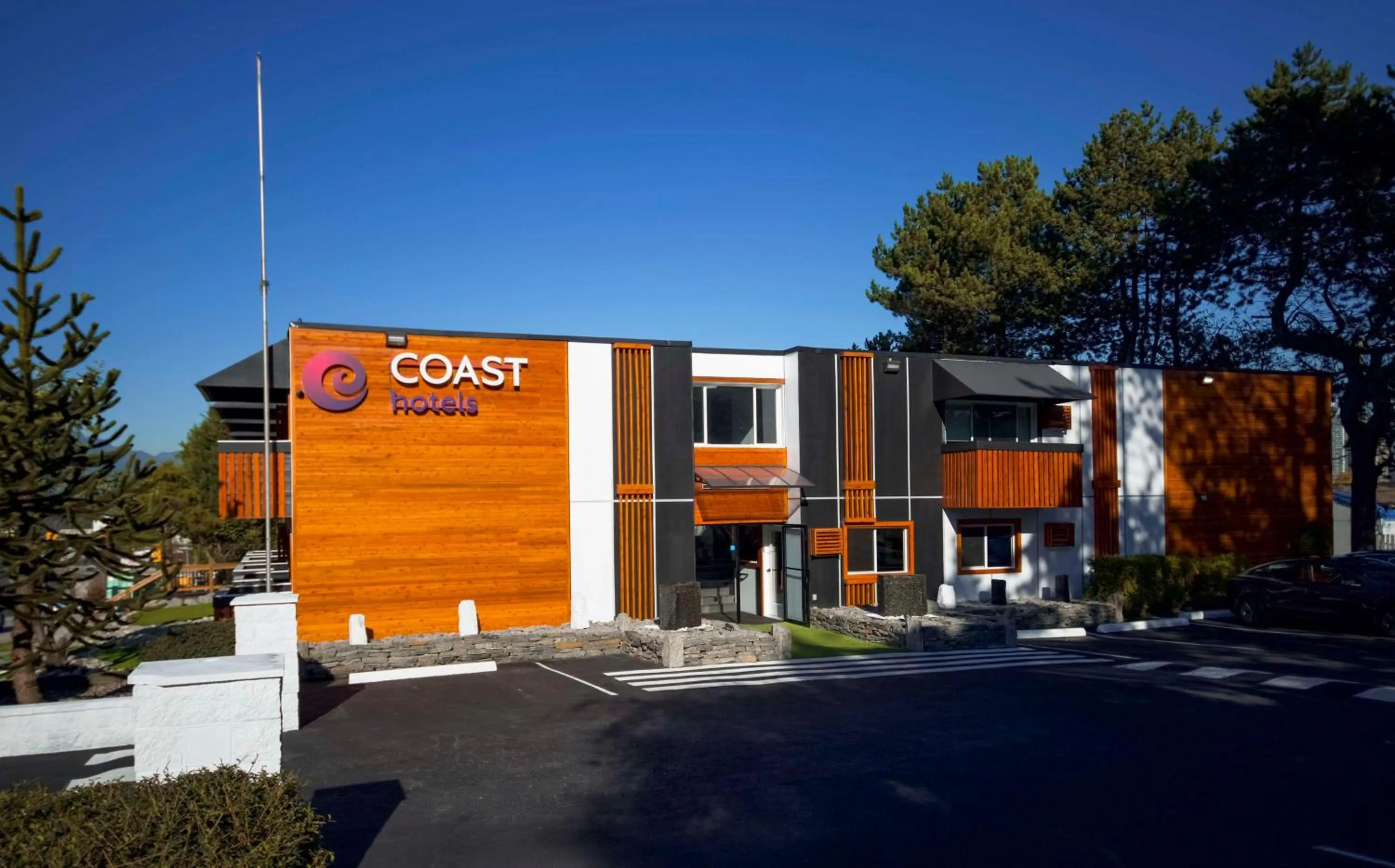 Property Building in 401 Inn