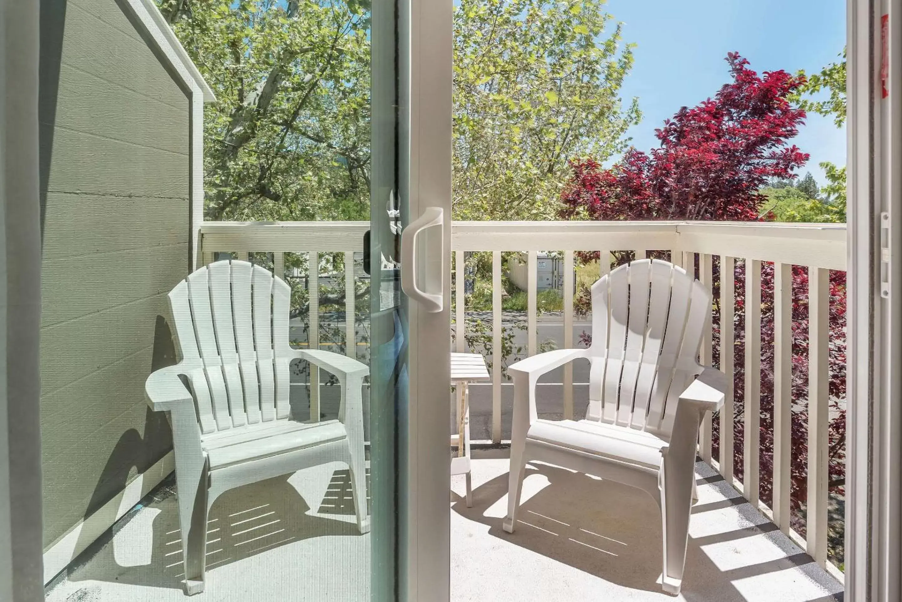 Photo of the whole room, Balcony/Terrace in UpValley Inn & Hot Springs, Ascend Hotel Collection