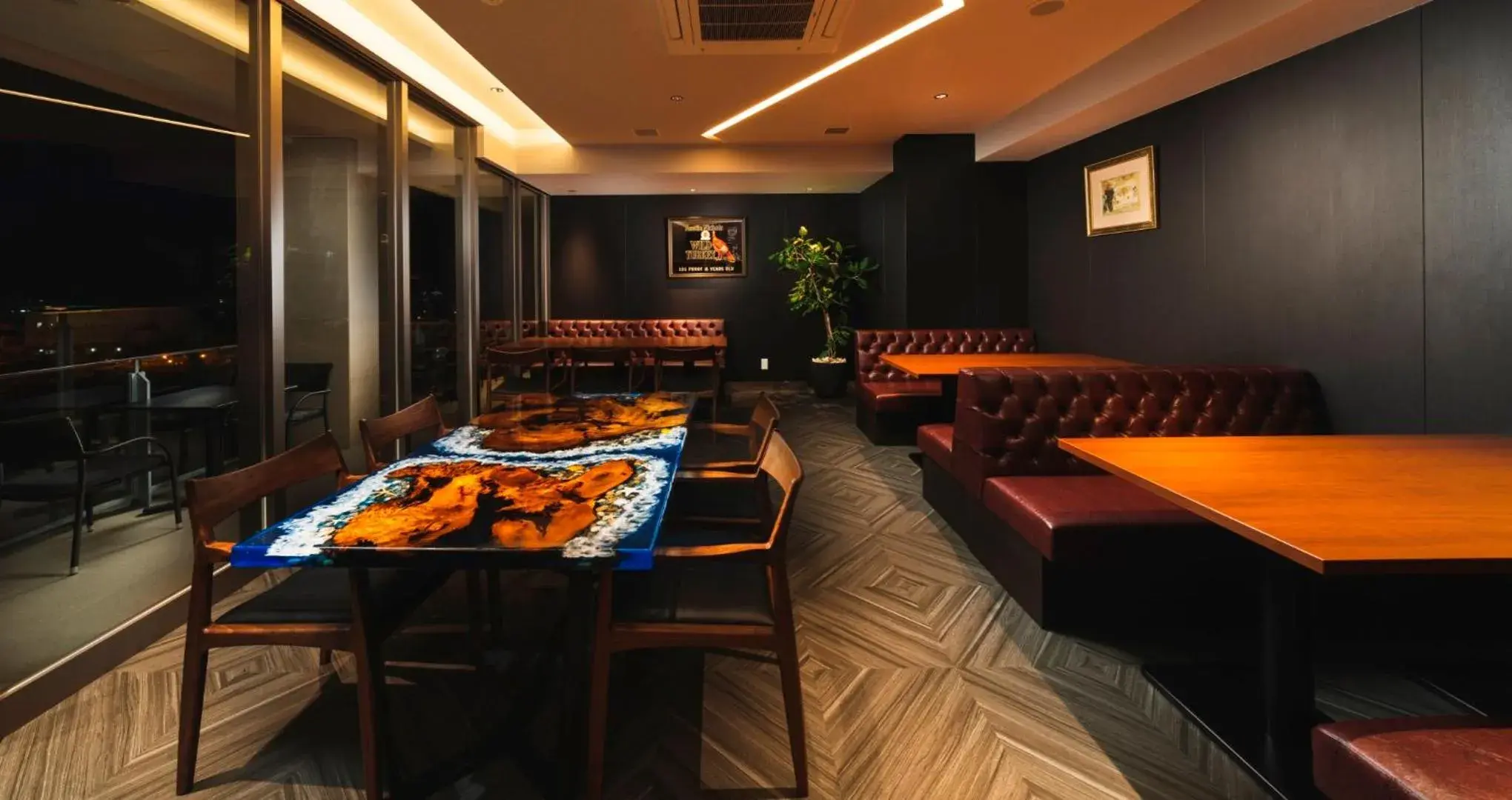 Lounge or bar, Restaurant/Places to Eat in HOTEL SANSUI NAHA　Ryukyu Hot Spring Naminoueyu