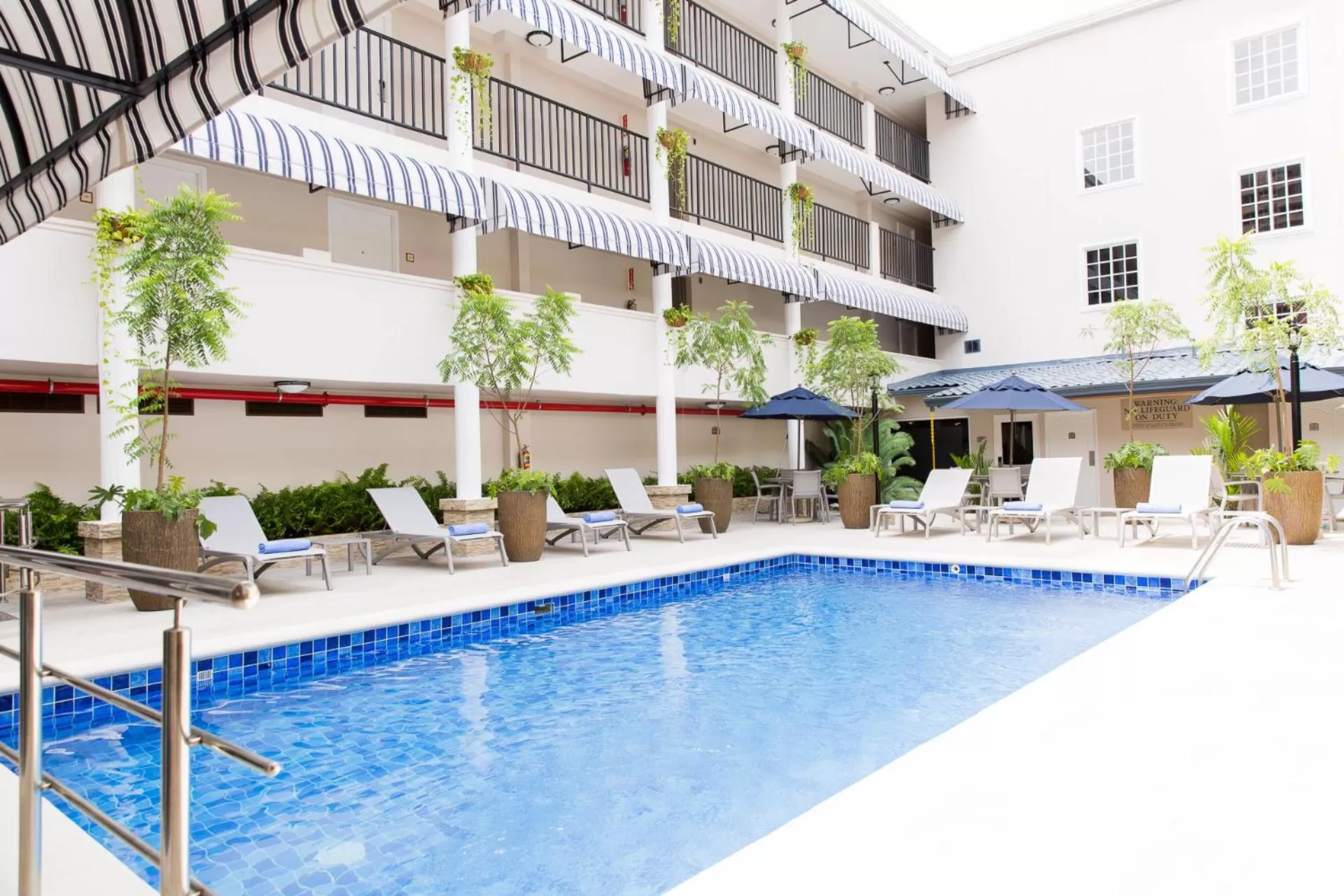 Swimming pool in Best Western El Dorado Panama Hotel