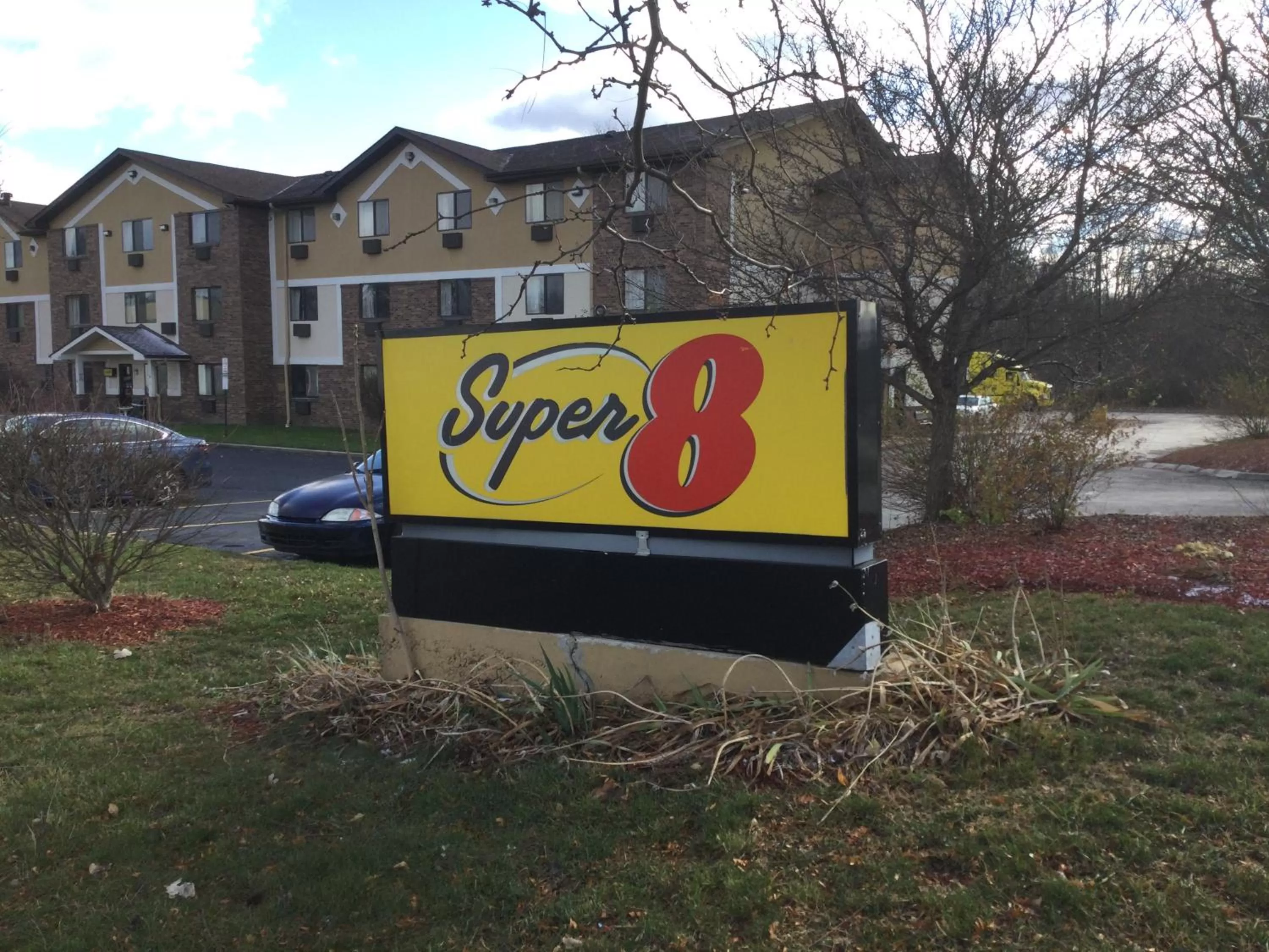 Facade/entrance in Super 8 by Wyndham Canton/Livonia Area