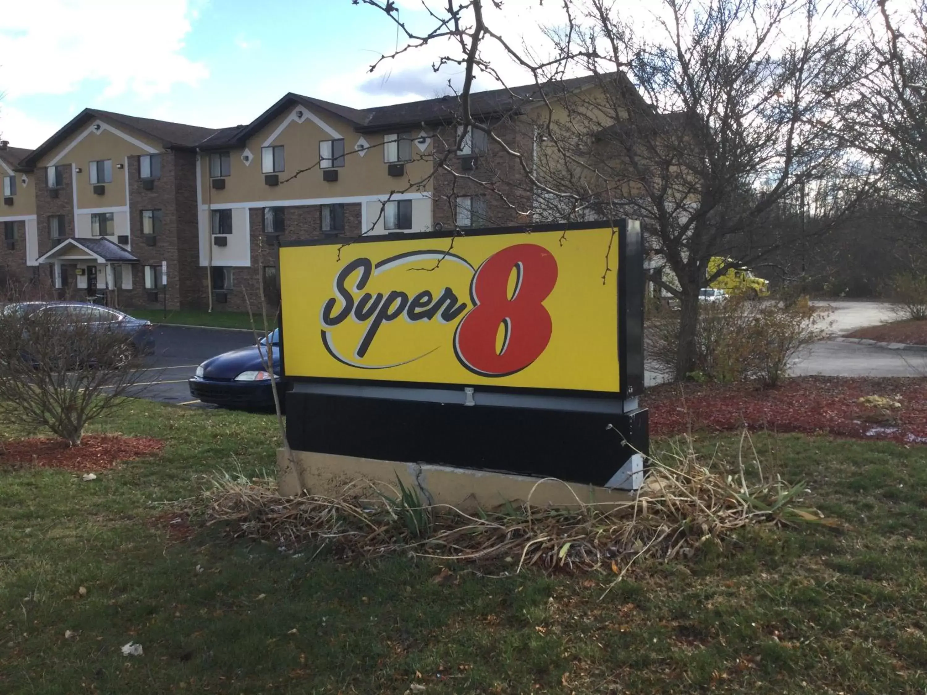 Facade/entrance in Super 8 by Wyndham Canton/Livonia Area