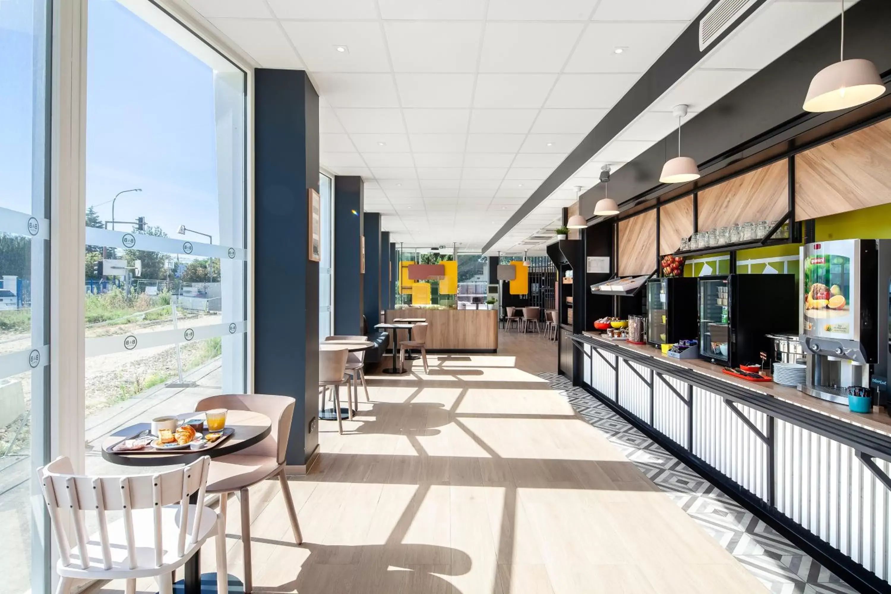 Buffet breakfast, Restaurant/Places to Eat in B&B HOTEL Massy Gare TGV