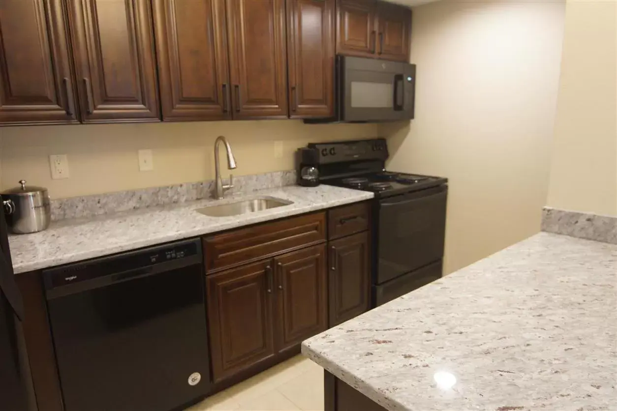 Kitchen/Kitchenette in Annabell Gardens