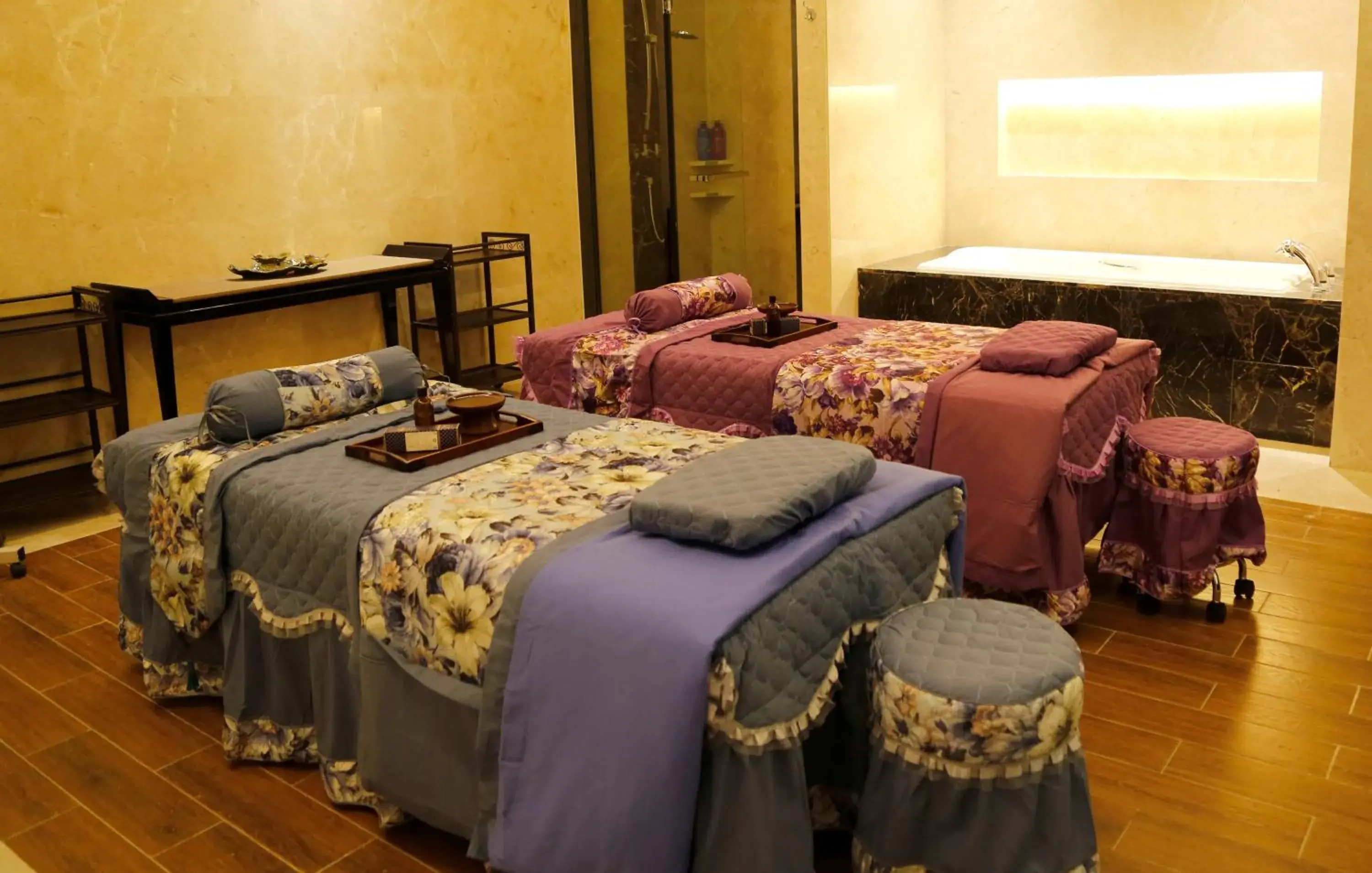 Massage, Bed in Wyndham Chongqing Yuelai
