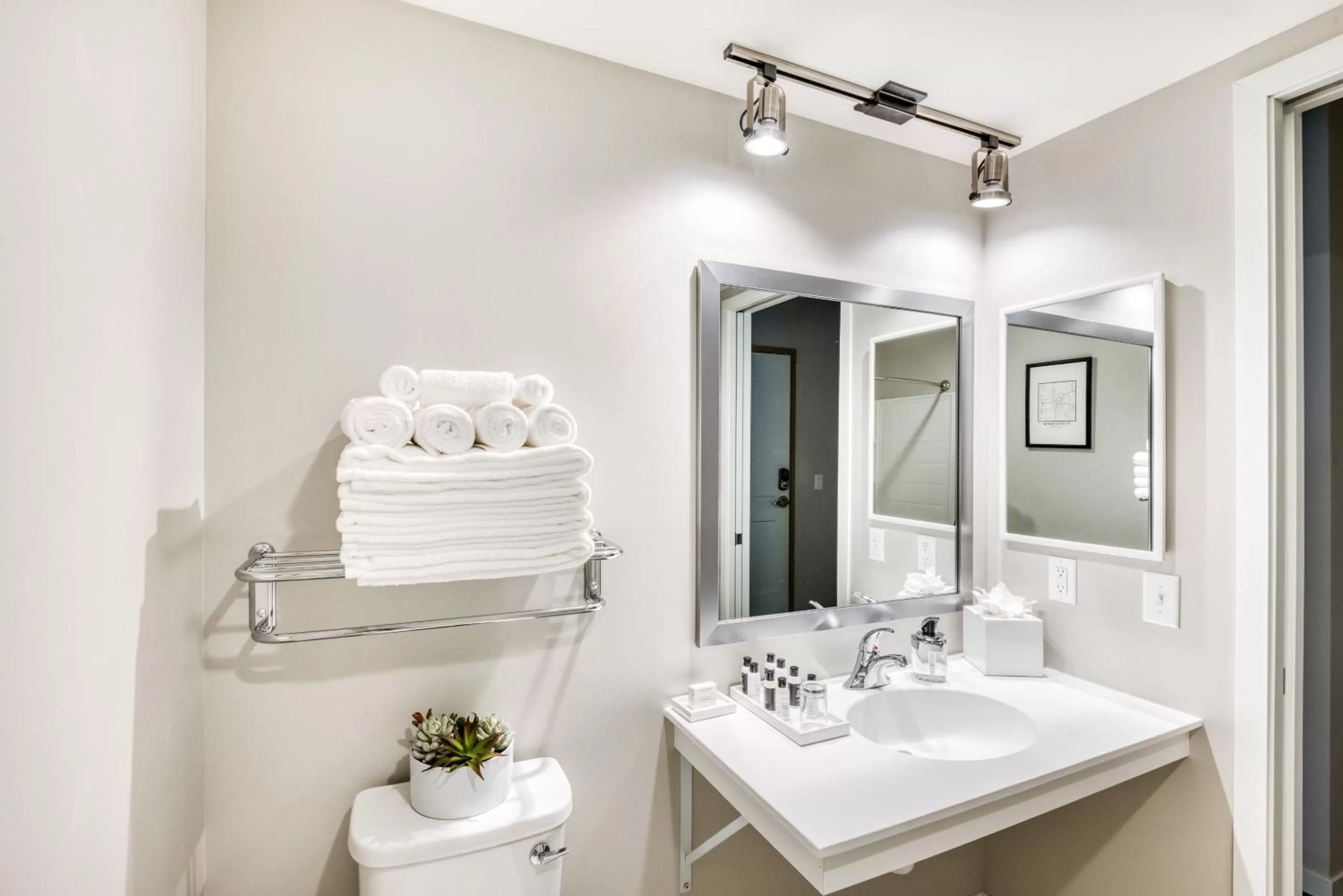 Bathroom in Mint House Minneapolis - Downtown West