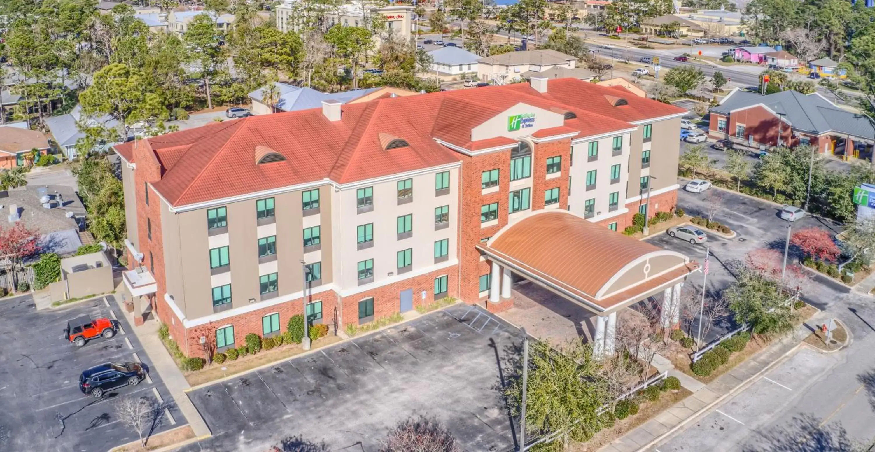 Property building, Bird's-eye View in Holiday Inn Express Hotel & Suites Gulf Shores, an IHG Hotel