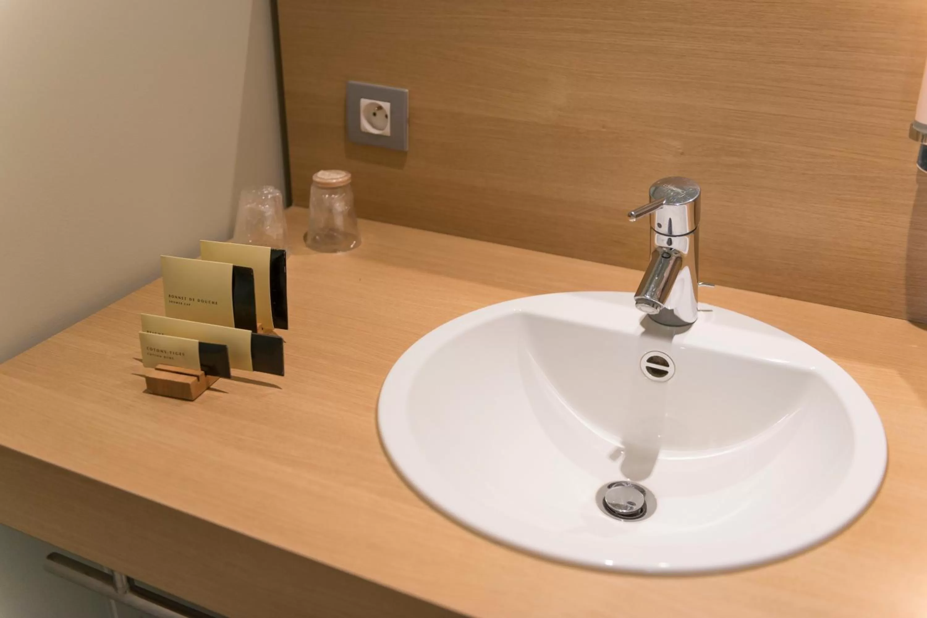 Bathroom in ibis Styles Kortrijk Expo