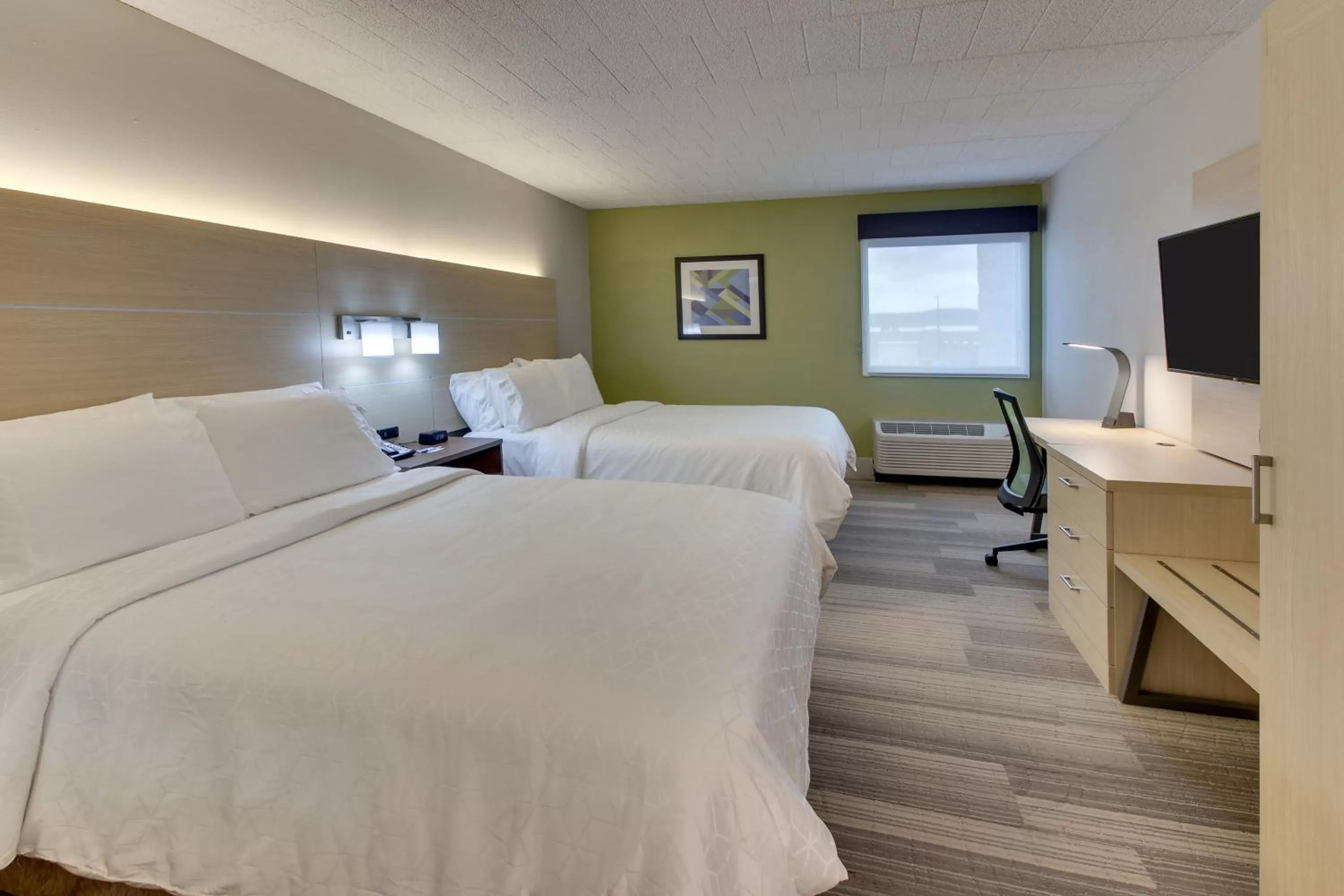Photo of the whole room, Bed in Holiday Inn Express Pittston - Scranton Airport by IHG