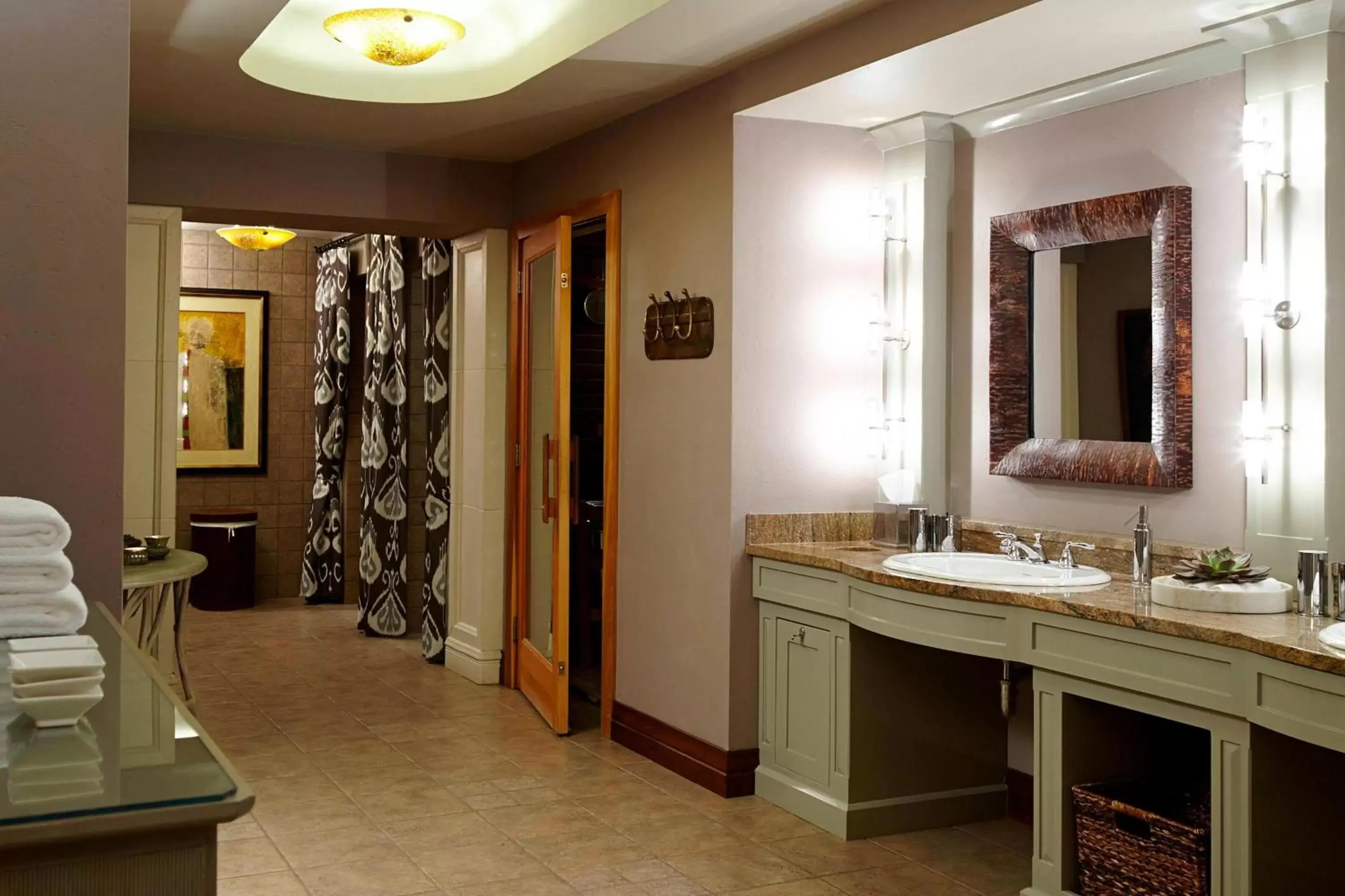 Spa and wellness centre/facilities, Bathroom in The Del Monte Lodge Renaissance Rochester Hotel & Spa