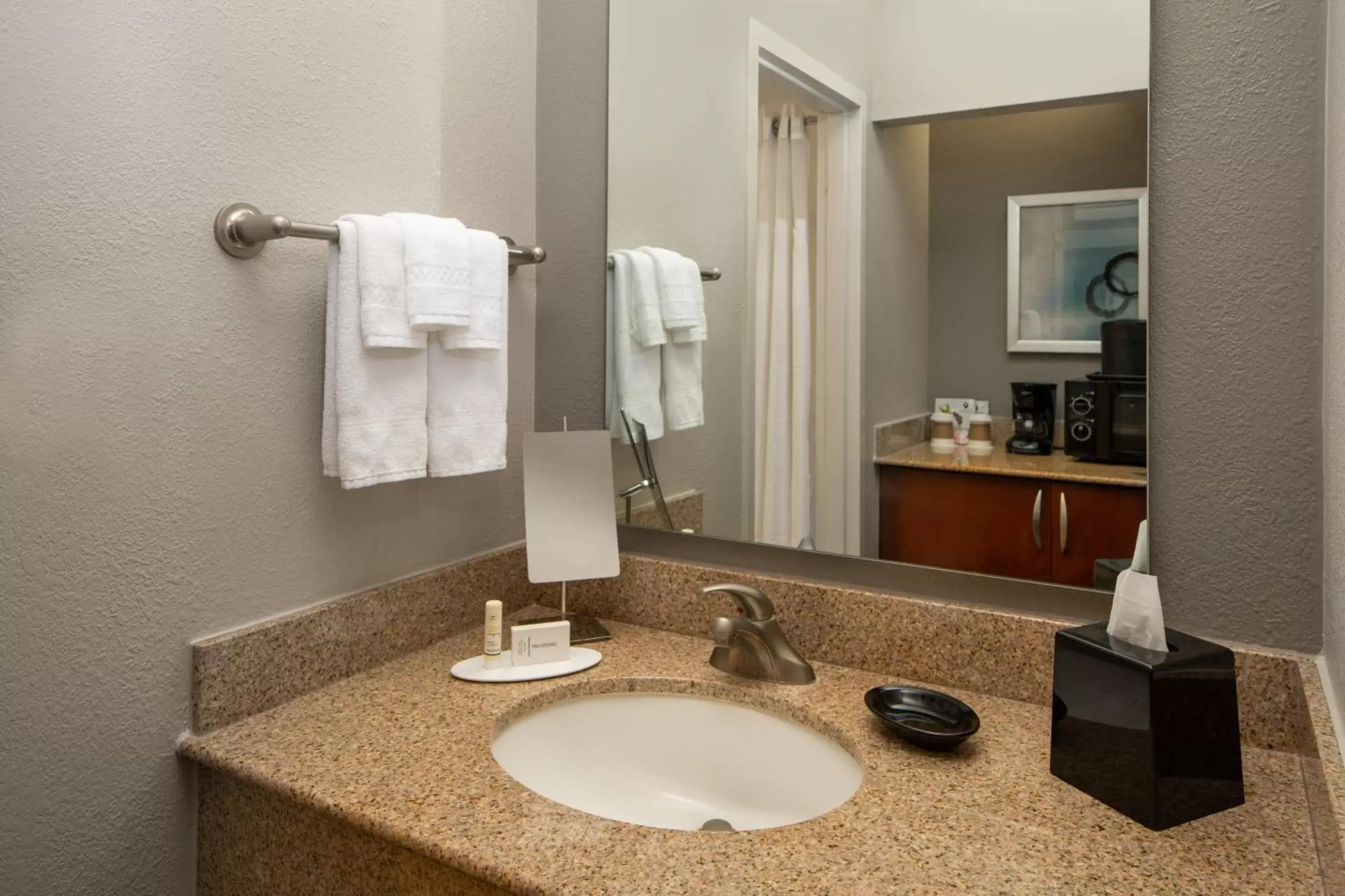 Bathroom in Courtyard by Marriott Jacksonville at the Mayo Clinic Campus/Beaches