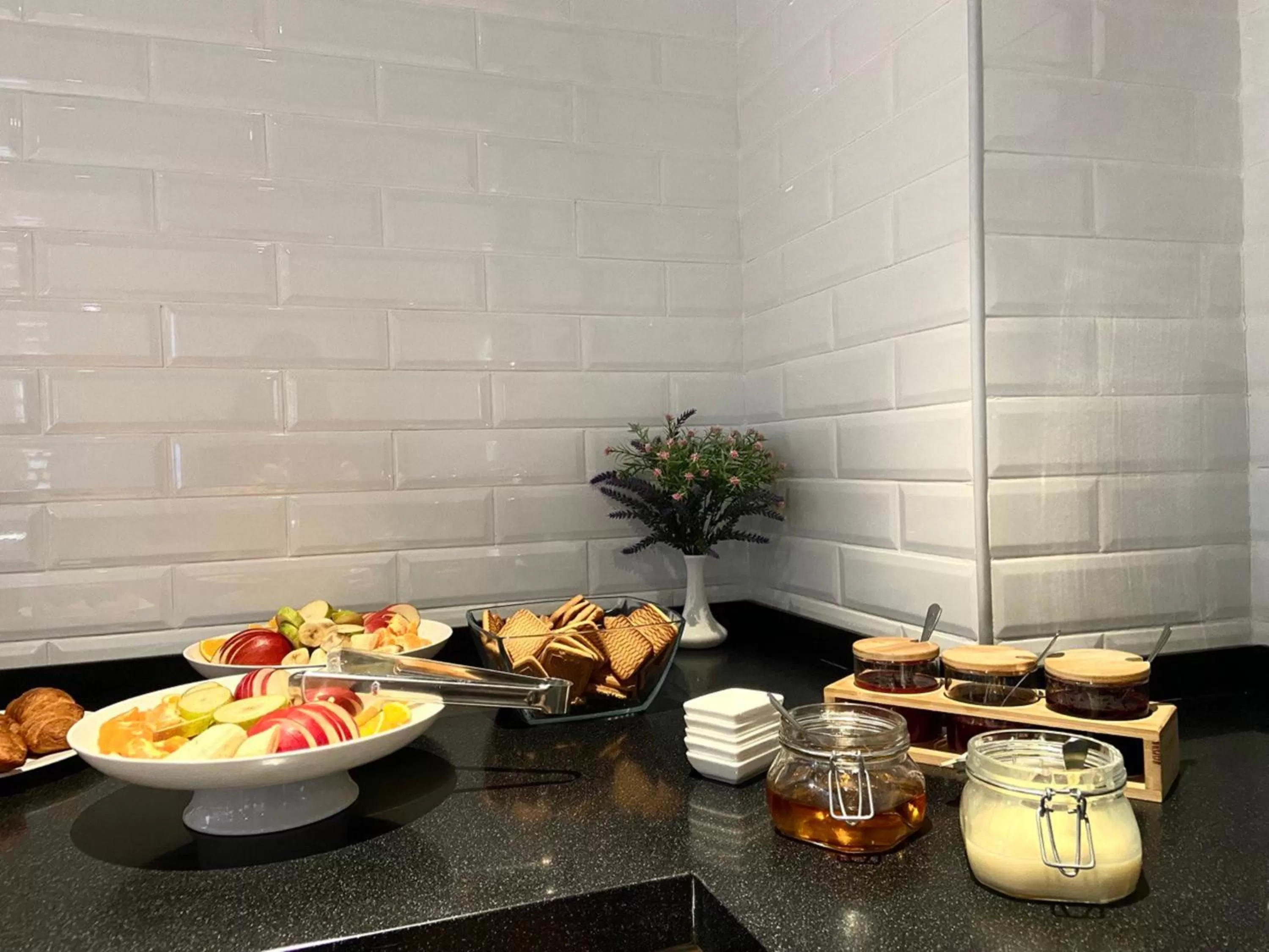 Restaurant/places to eat in Holiday Inn Express - Almaty by IHG