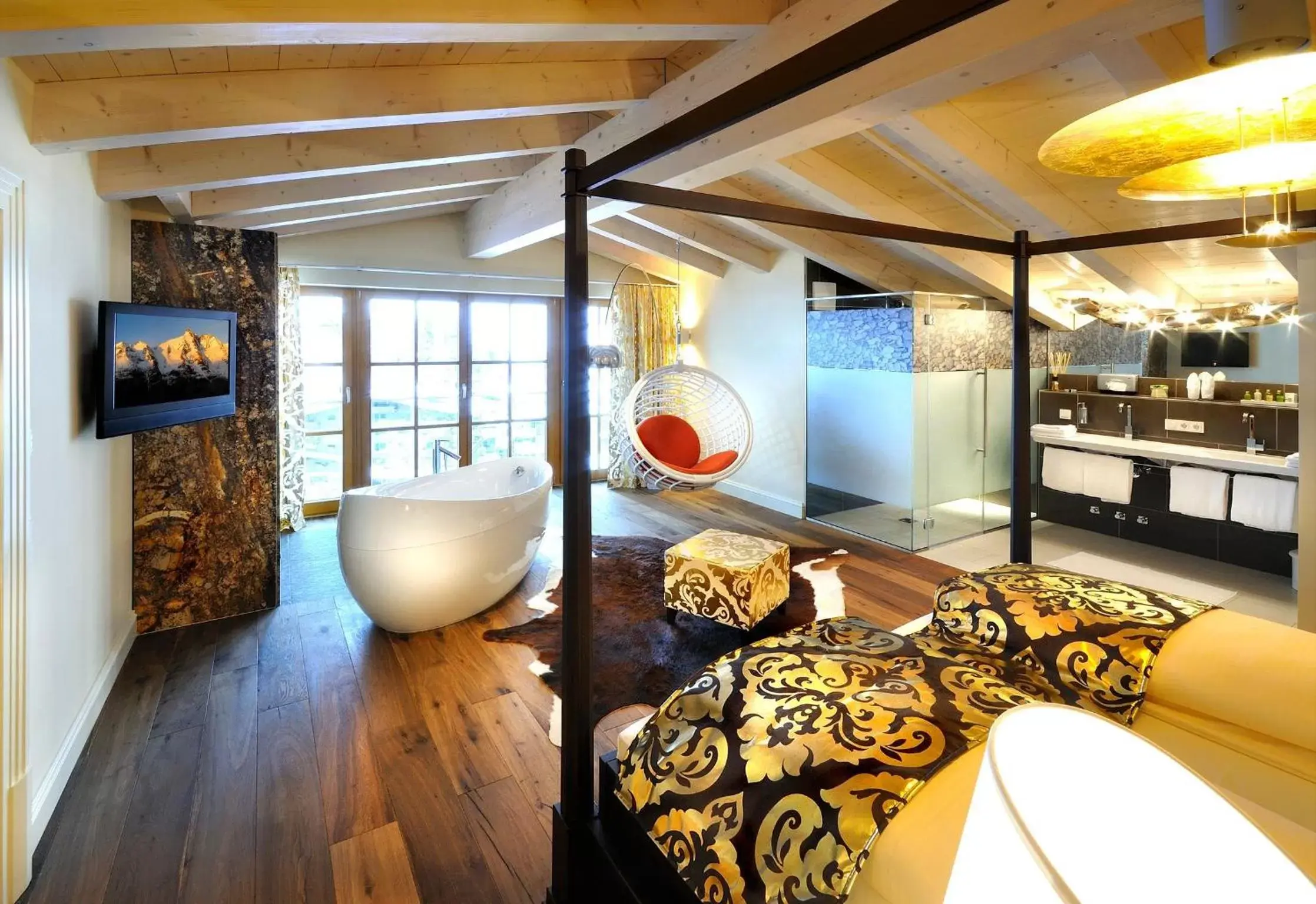 Bedroom in Hotel Alpine Palace