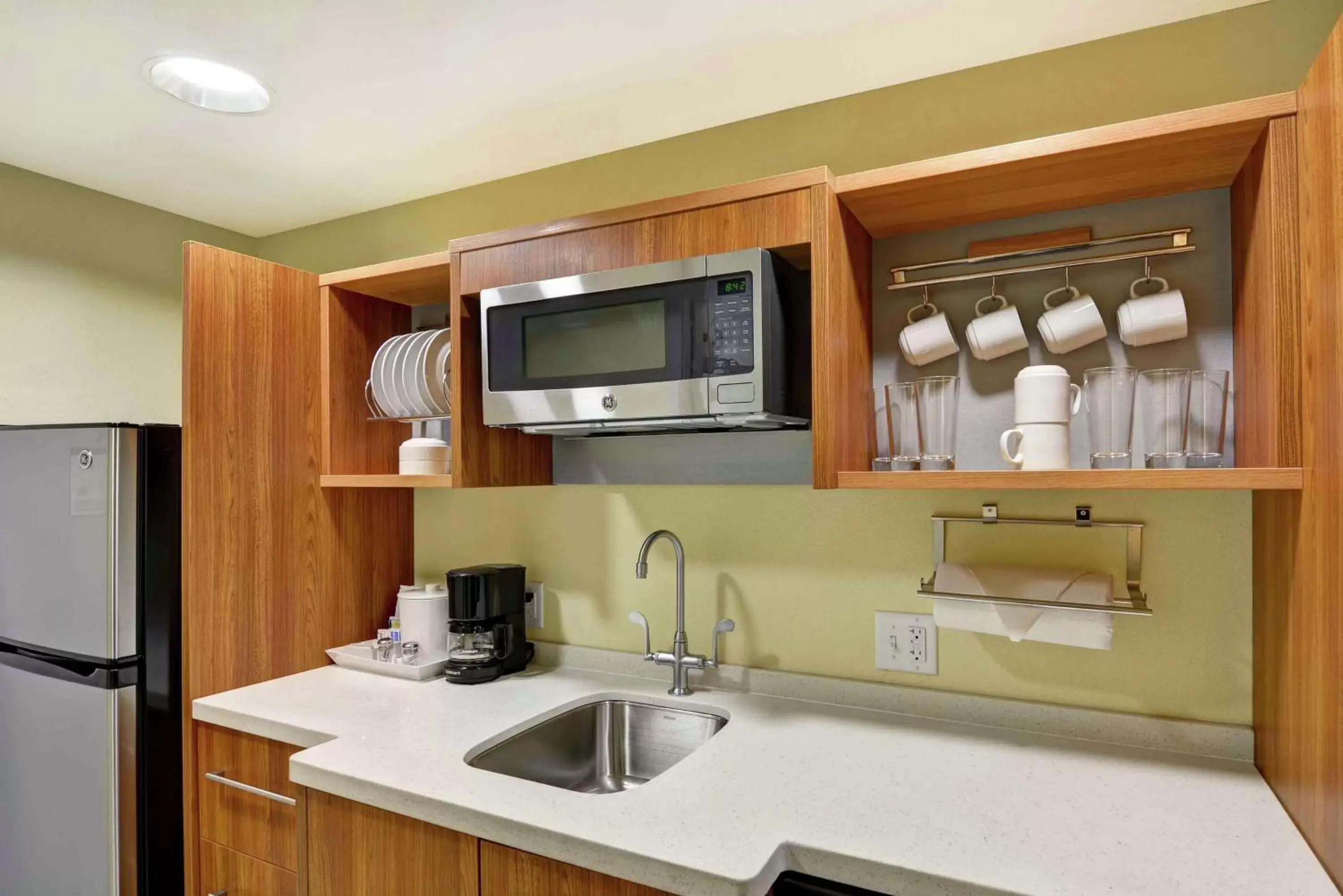 Kitchen or kitchenette, Kitchen/Kitchenette in Home2 Suites by Hilton Idaho Falls