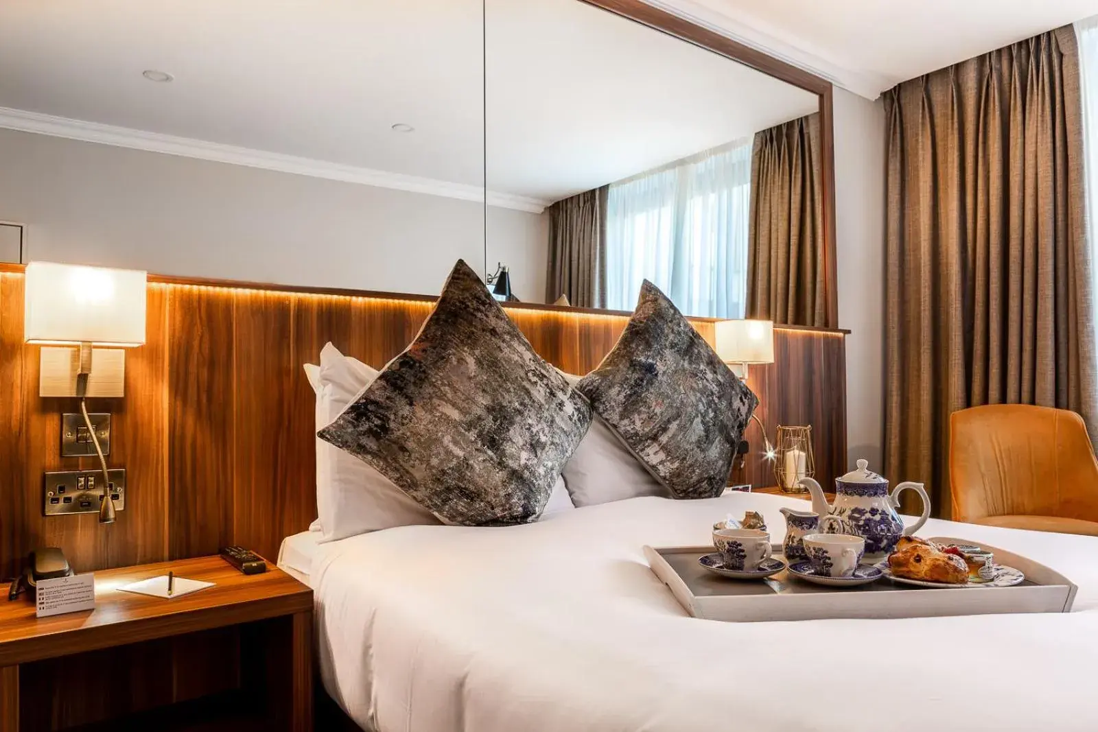 Photo of the whole room, Bed in Dublin Skylon Hotel Photo of the whole room, Bed in Dublin Skylon Hotel