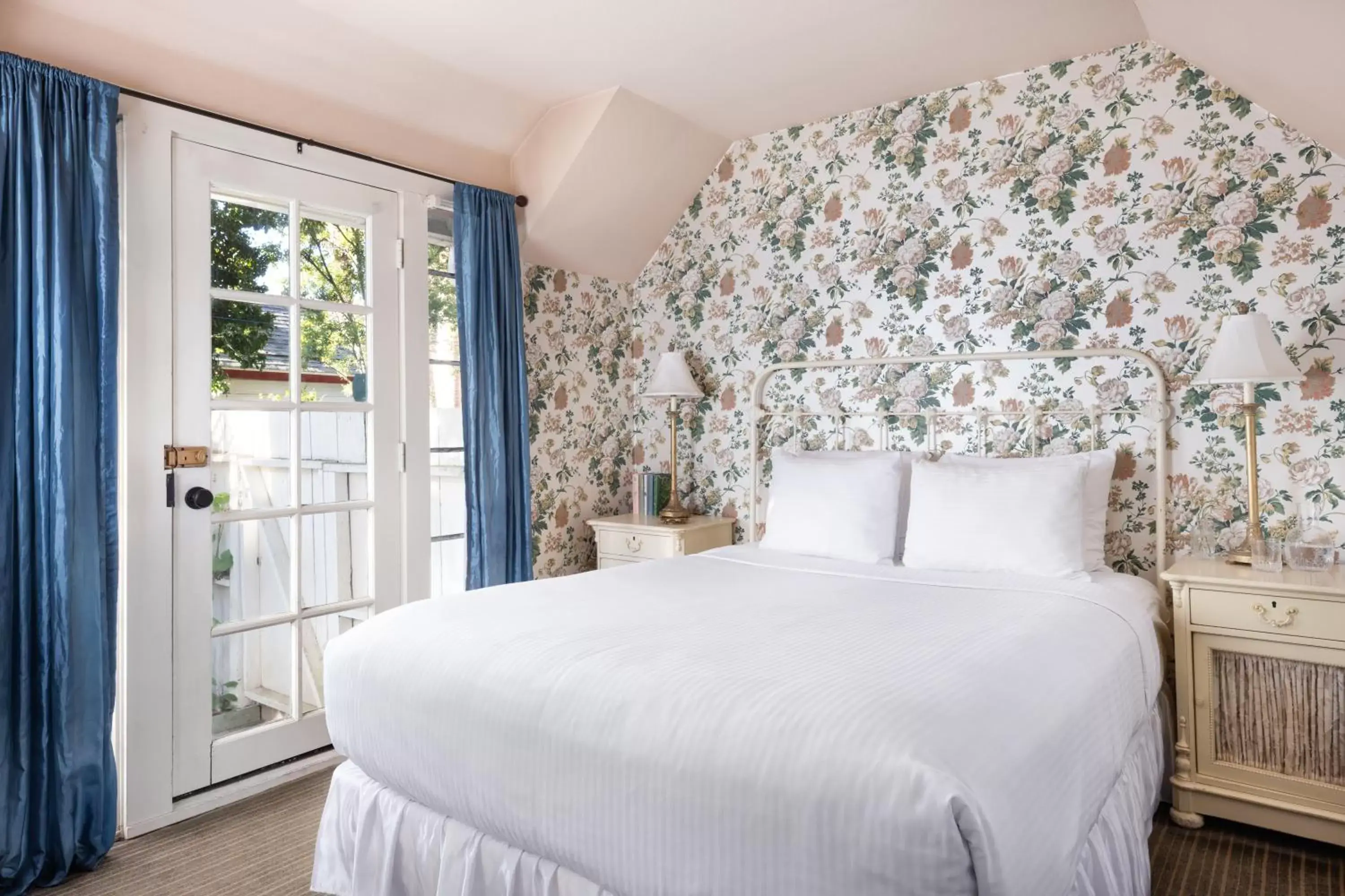 Bed in Centrella Hotel, a Kirkwood Collection Hotel Bed in Centrella Hotel, a Kirkwood Collection Hotel