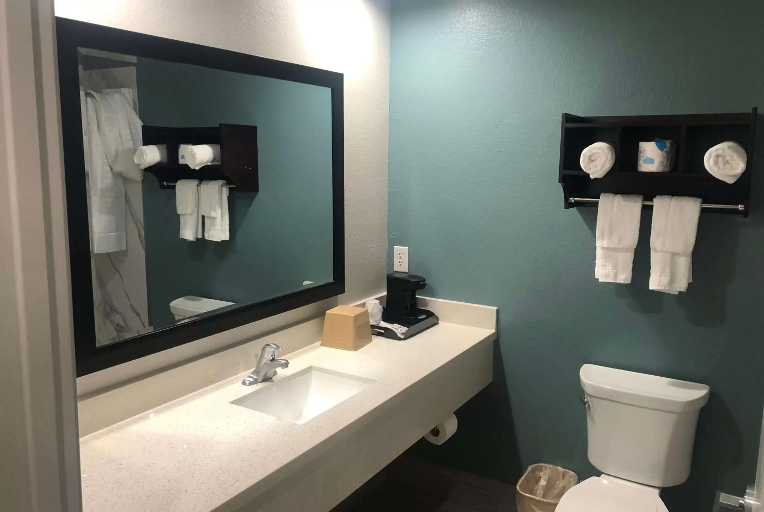 Photo of the whole room, Bathroom in Super 8 by Wyndham Spring/North Houston