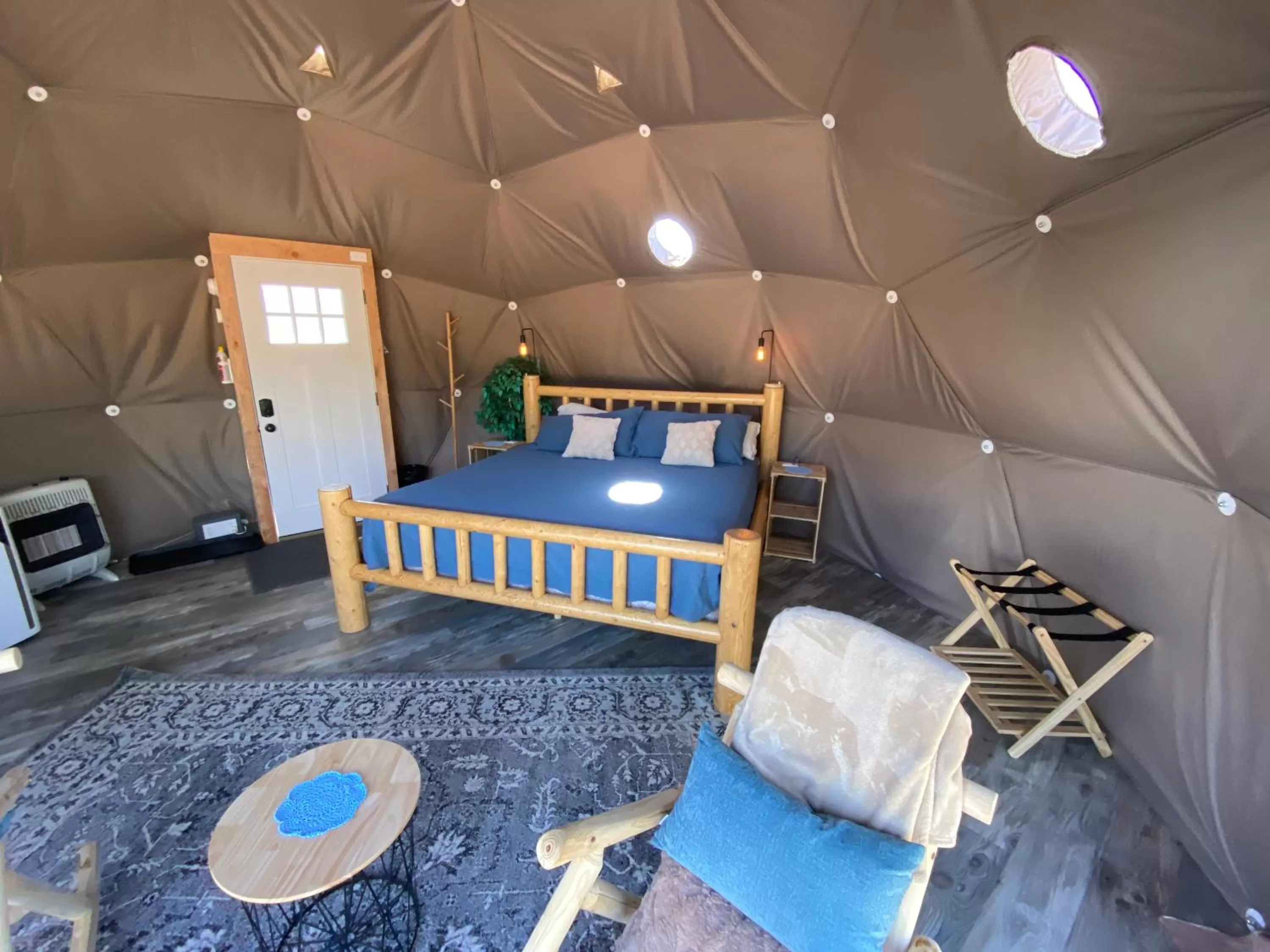 Bed in Blue Mountain Domes - The WOW Experience