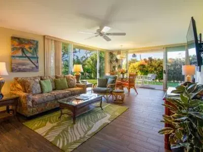 Seating Area in Kaanapali Maui at the Eldorado by OUTRIGGER