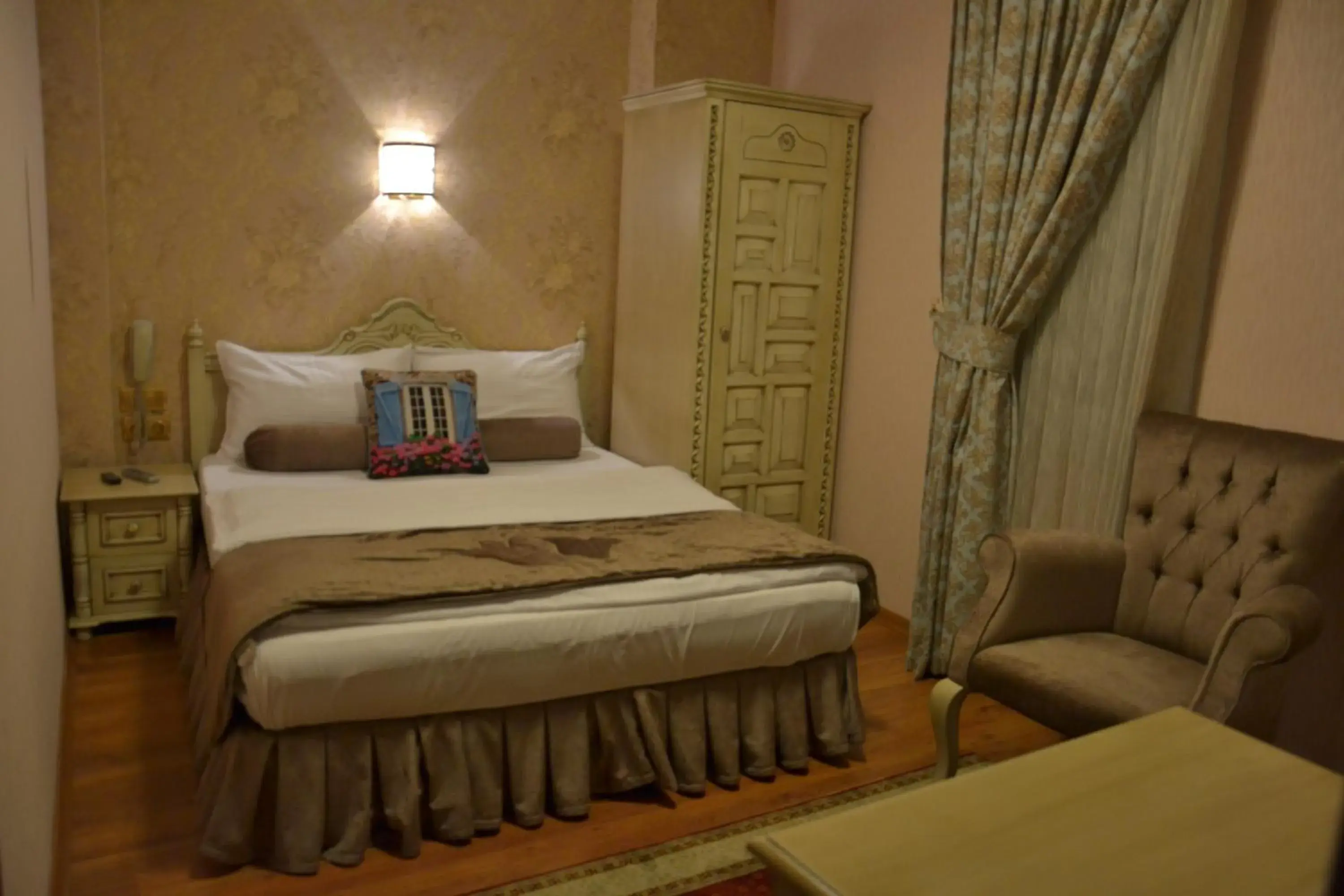 Decorative detail, Bed in Kaftan Hotel