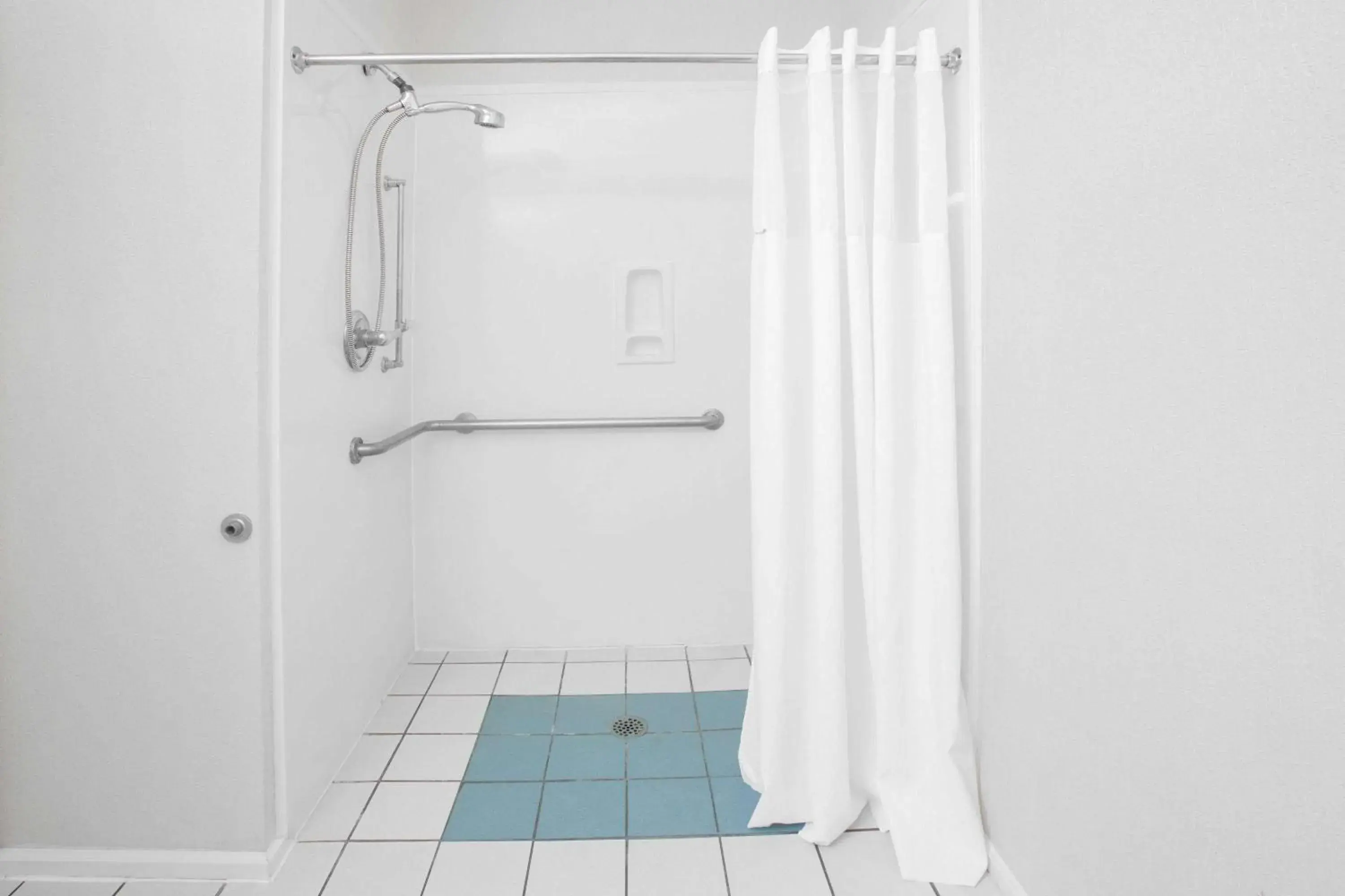 Shower, Bathroom in Days Inn by Wyndham Denham Springs-Baton Rouge East