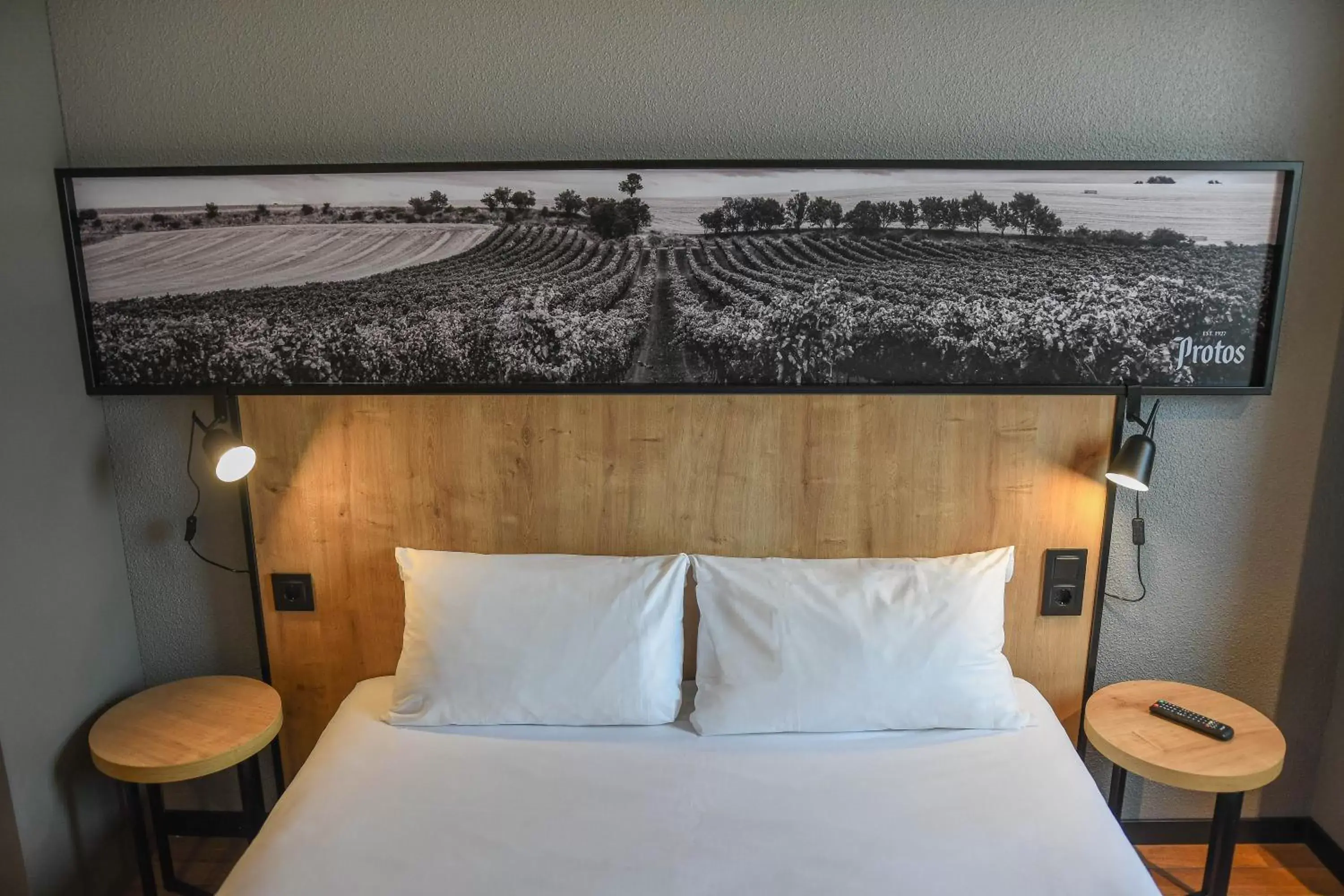 Bed in Ibis Valladolid