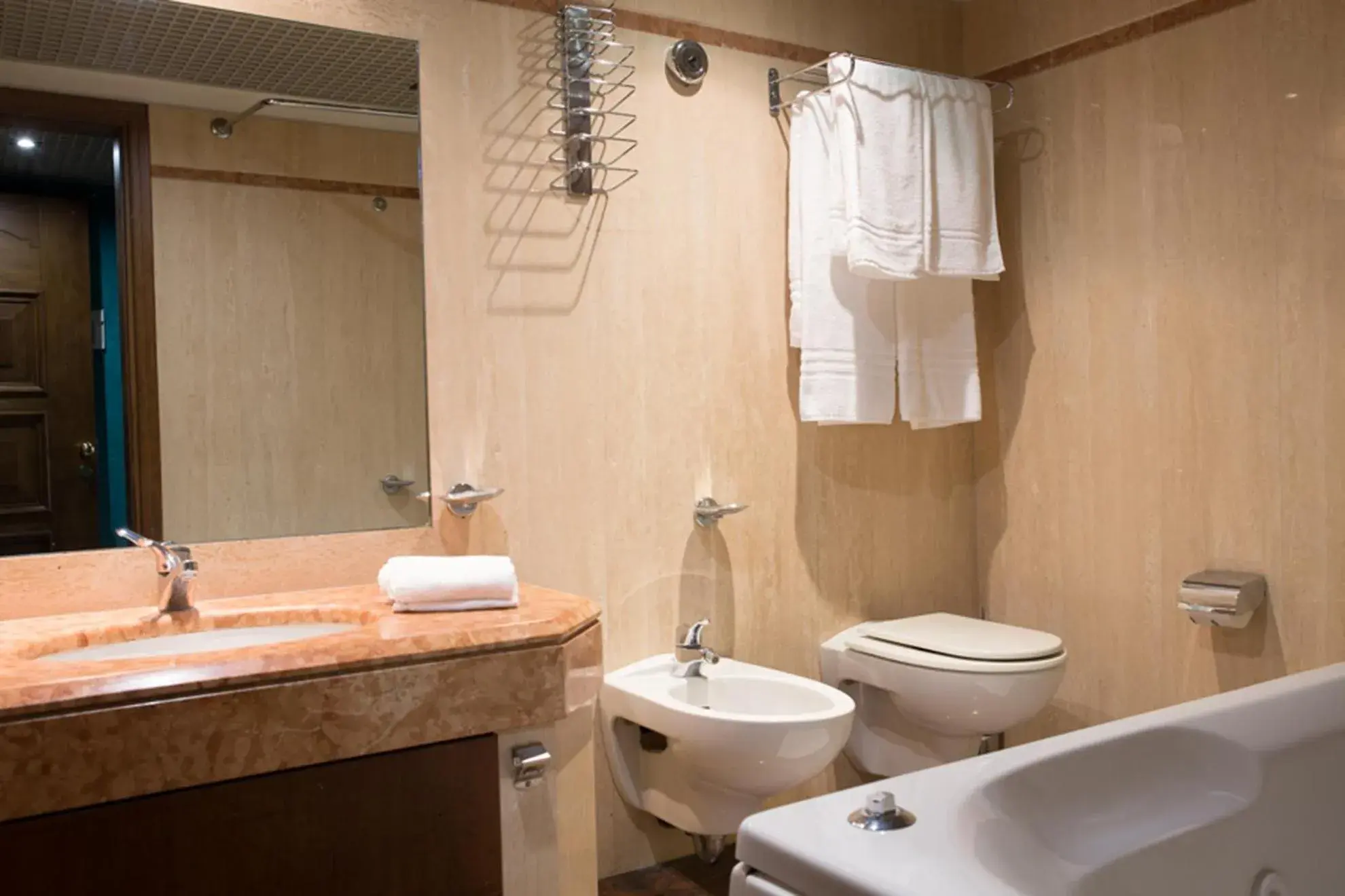 Shower, Bathroom in Hotel Arcobaleno
